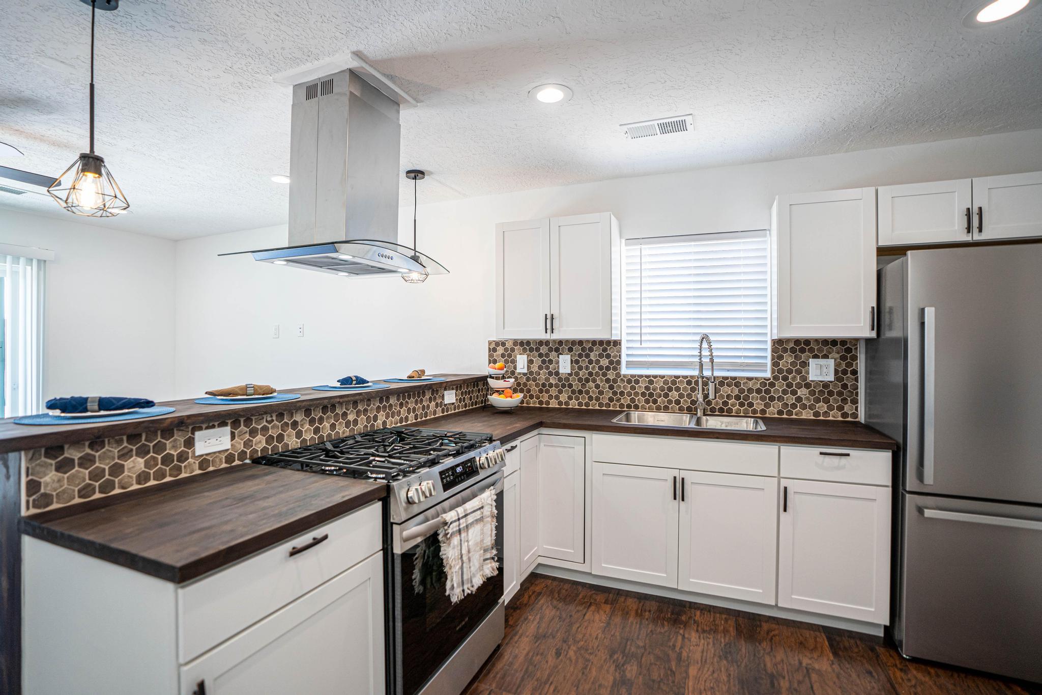 1609 W Gilbert Avenue