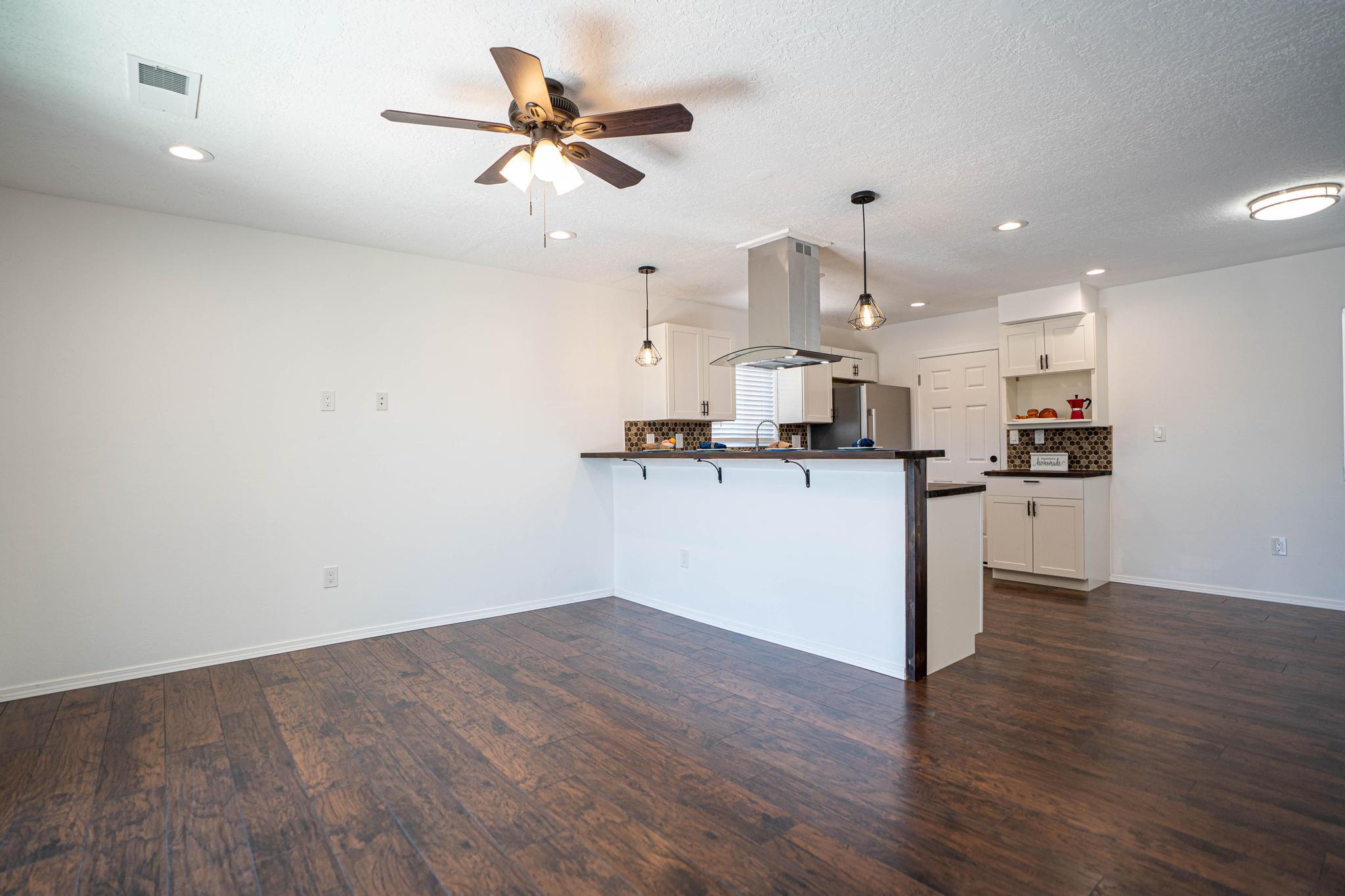 1609 W Gilbert Avenue