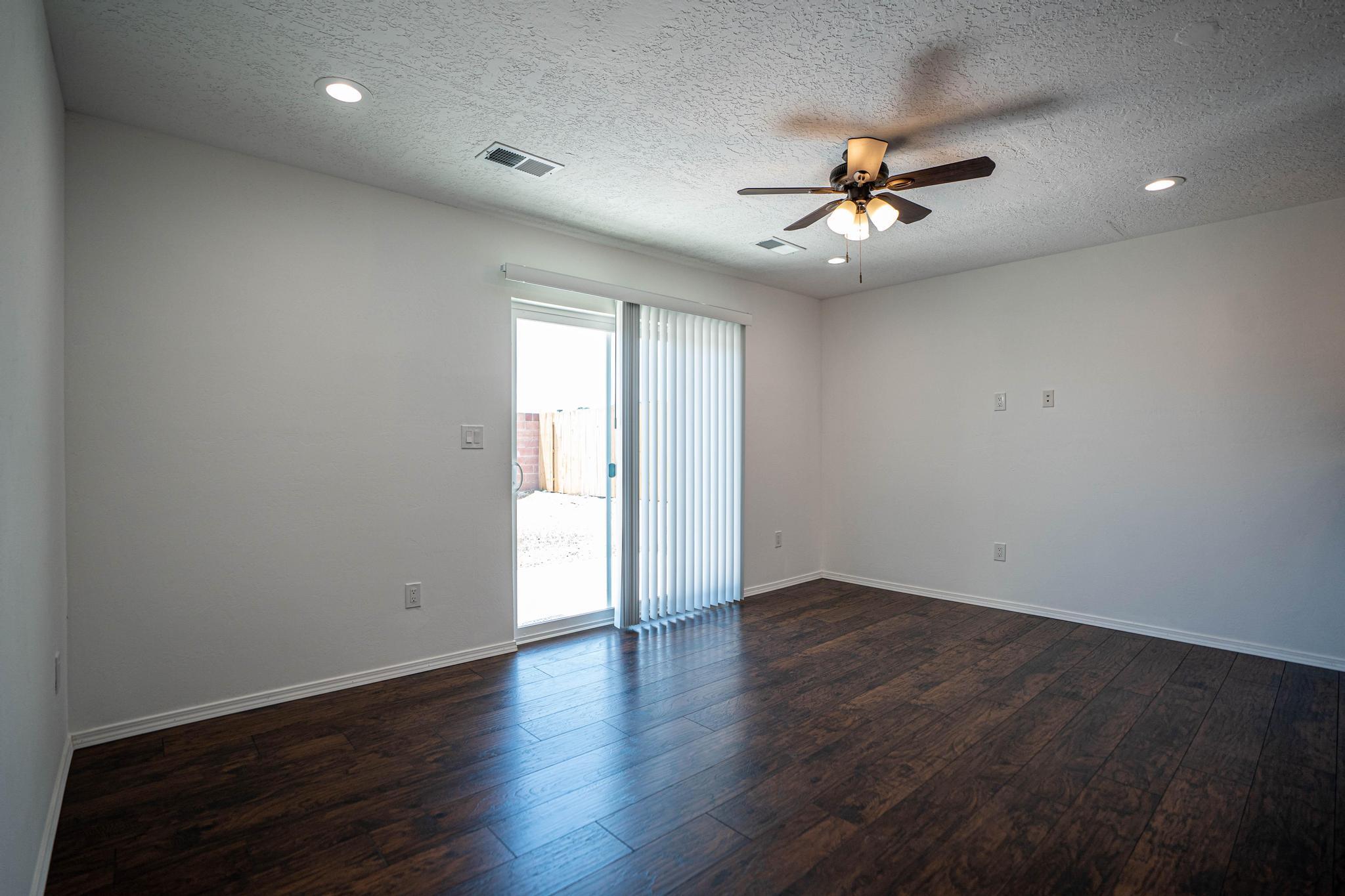 1609 W Gilbert Avenue