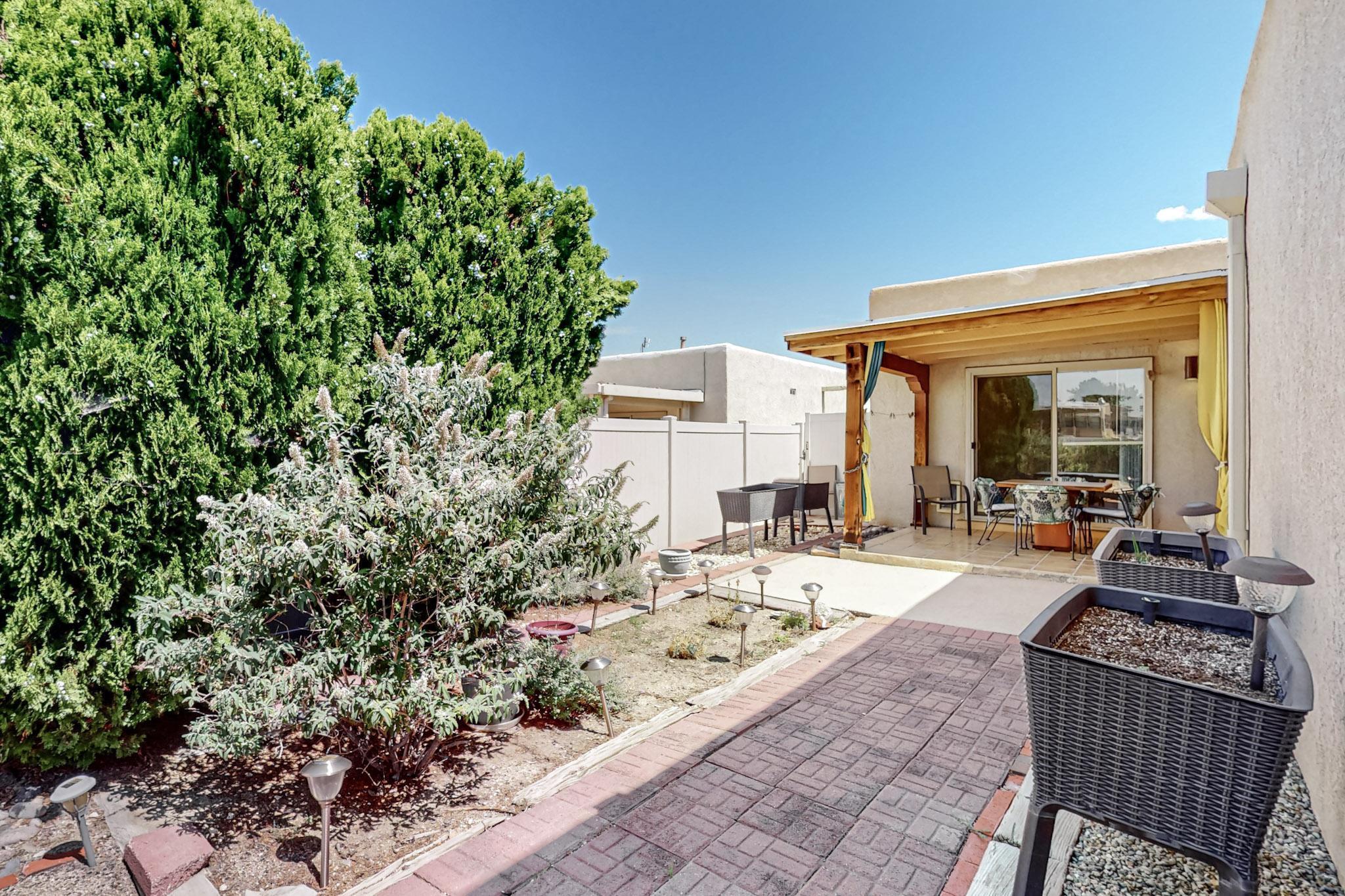 8504 CHAMBERS Place NE