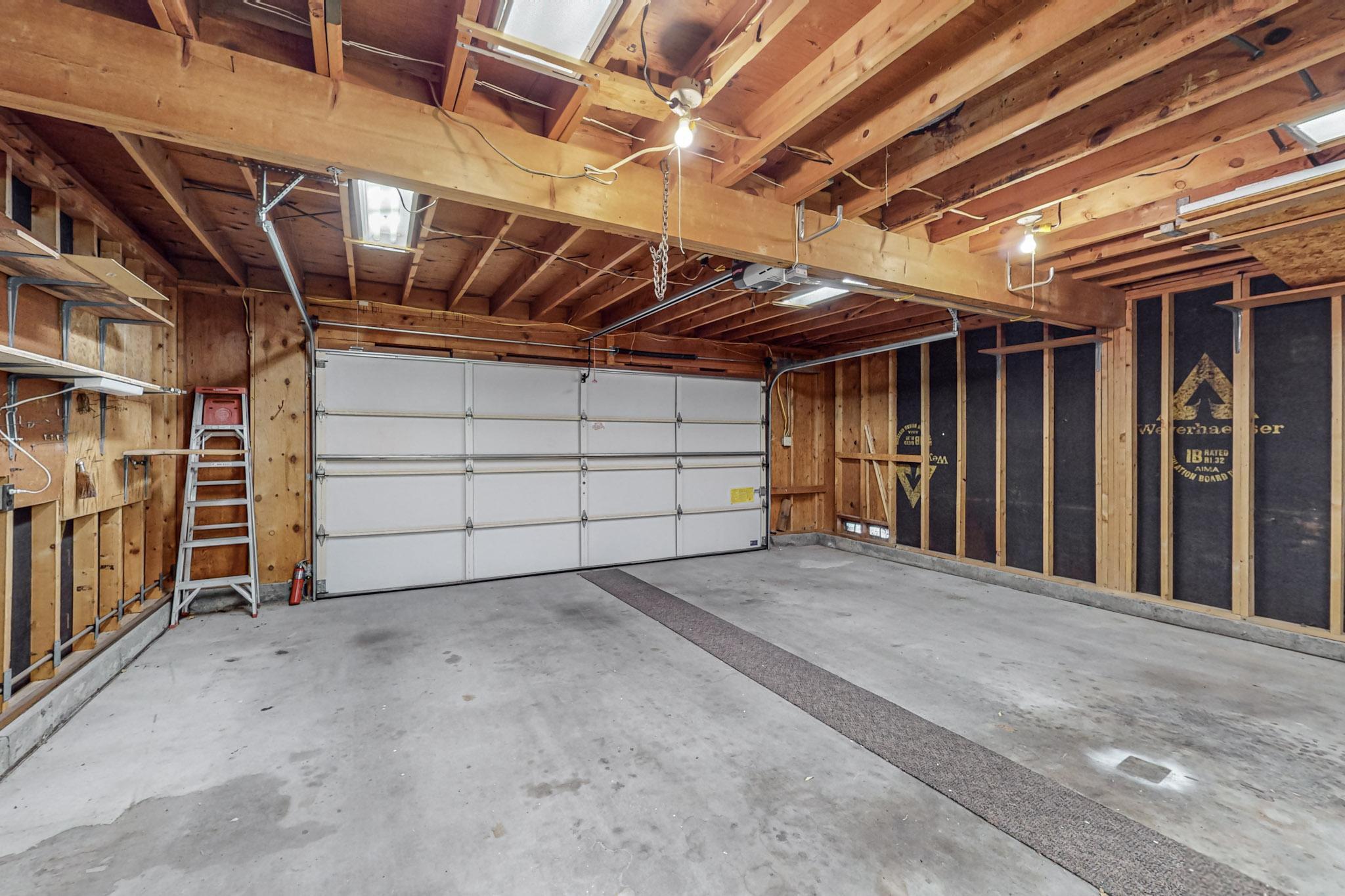 8504 CHAMBERS Place NE