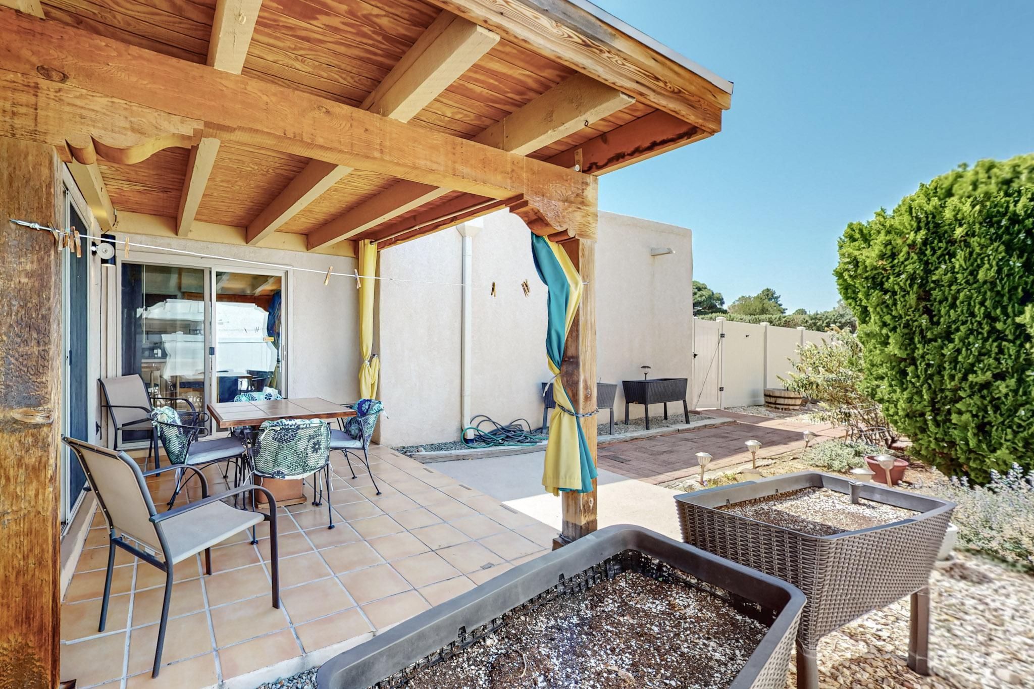 8504 CHAMBERS Place NE