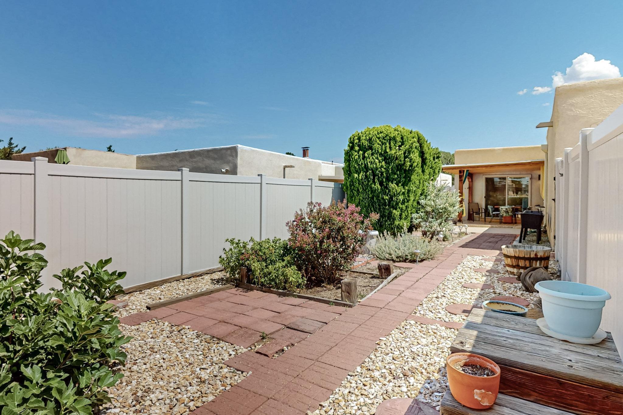 8504 CHAMBERS Place NE