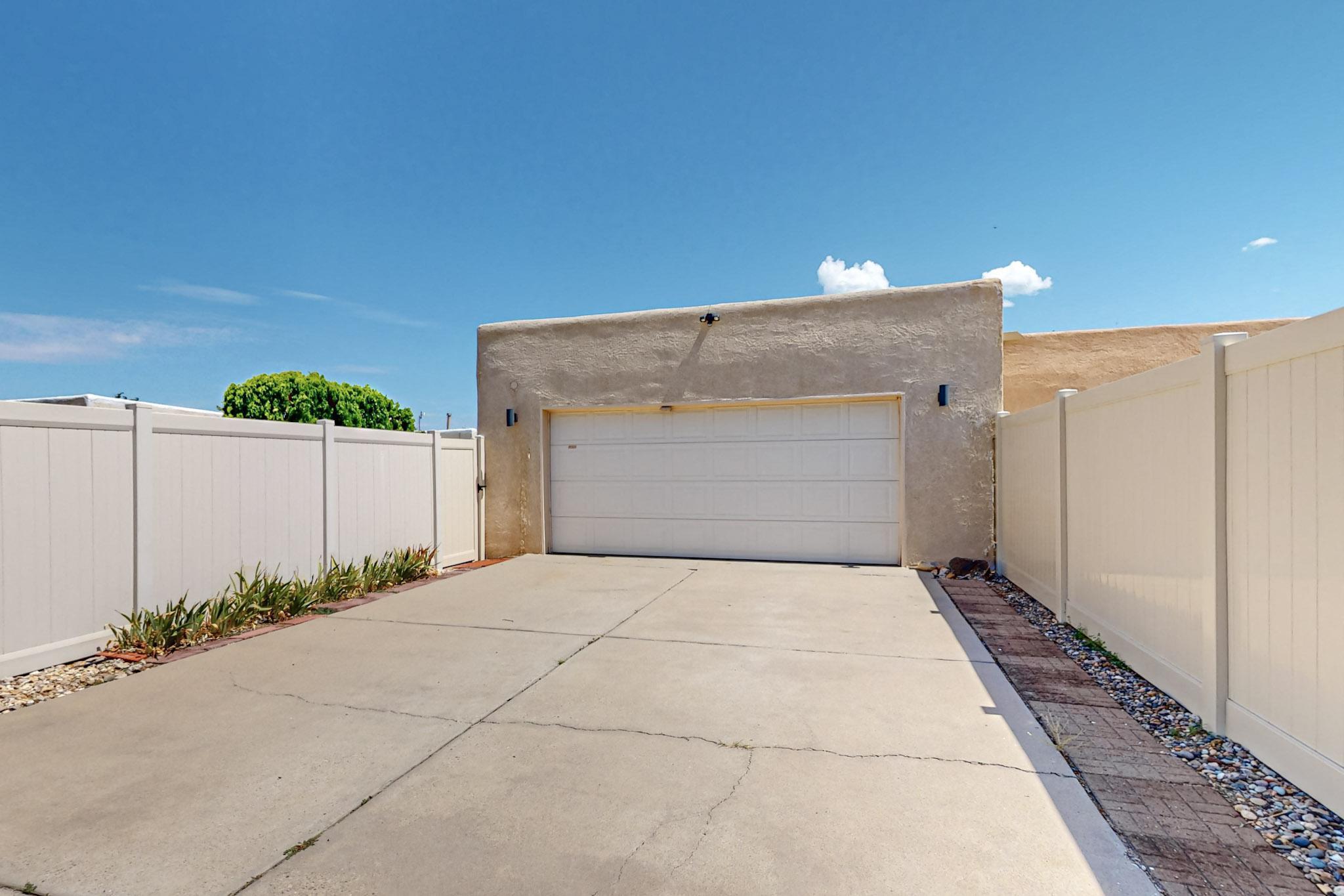 8504 CHAMBERS Place NE