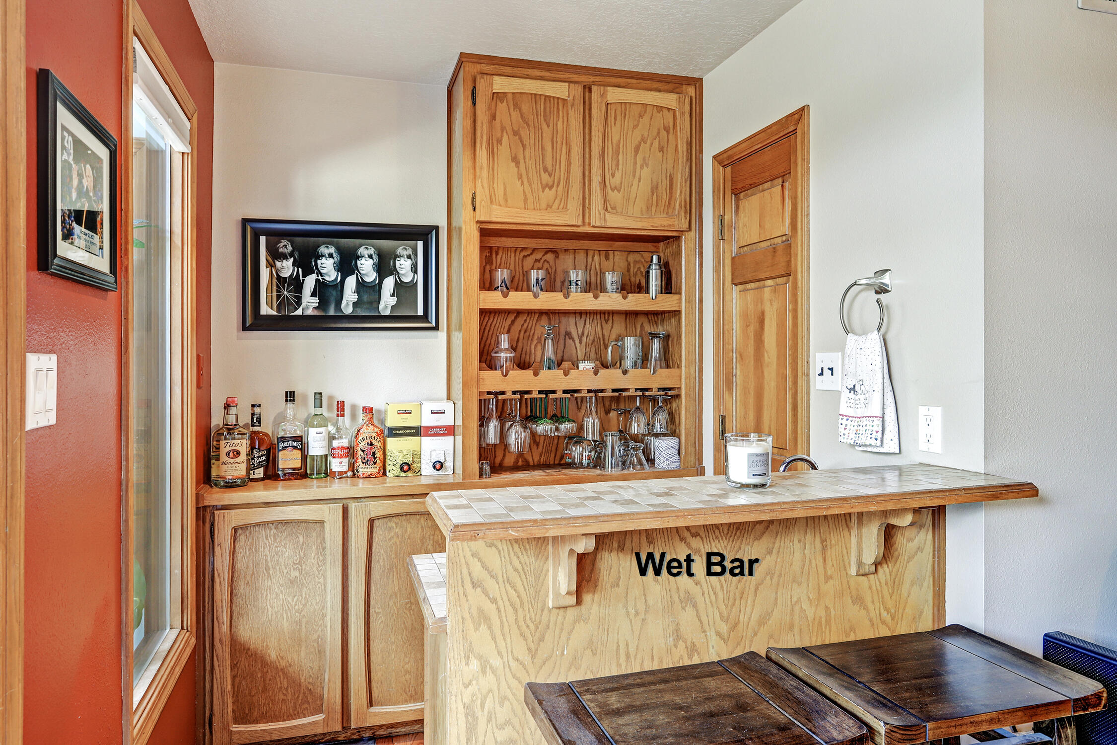 1004 DASKALOS Drive NE