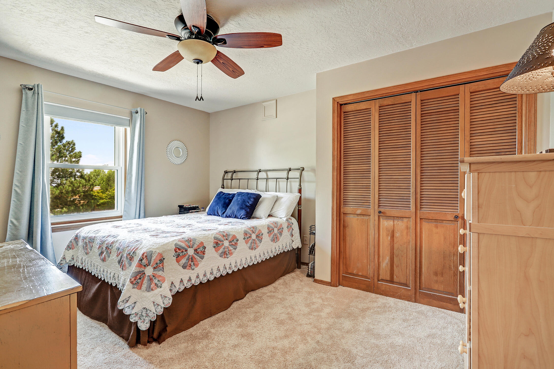 1004 DASKALOS Drive NE