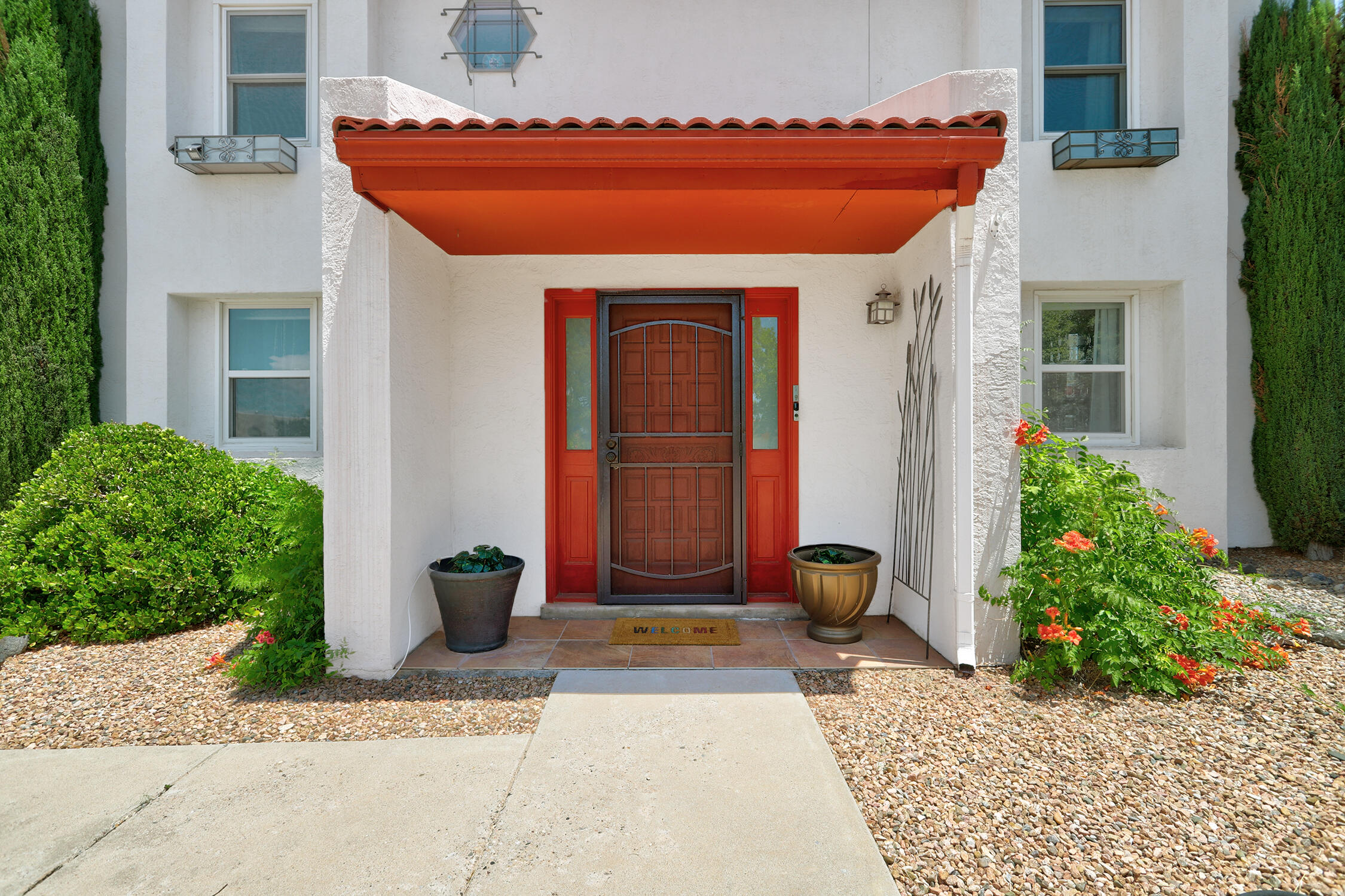 1004 DASKALOS Drive NE