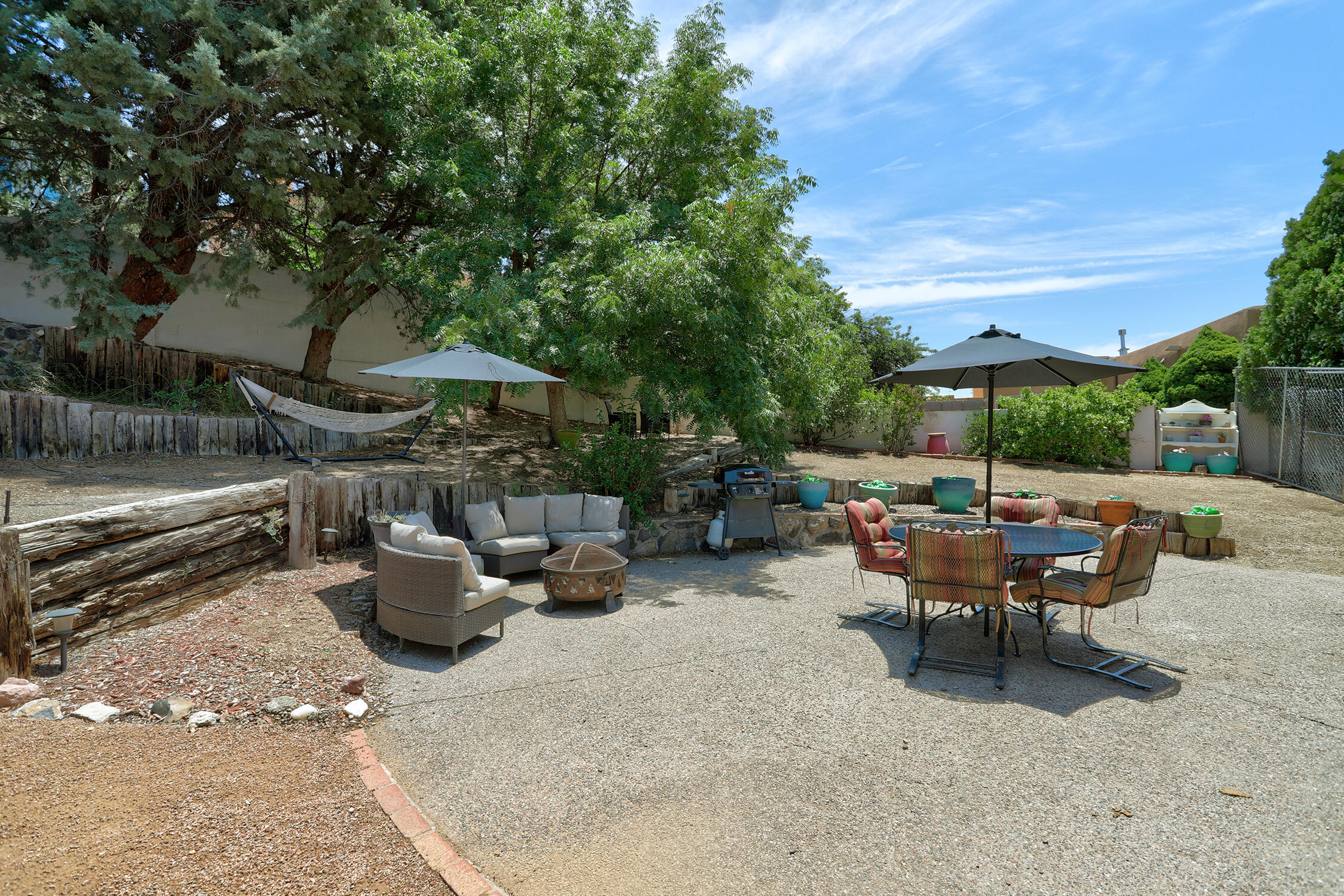 1004 DASKALOS Drive NE