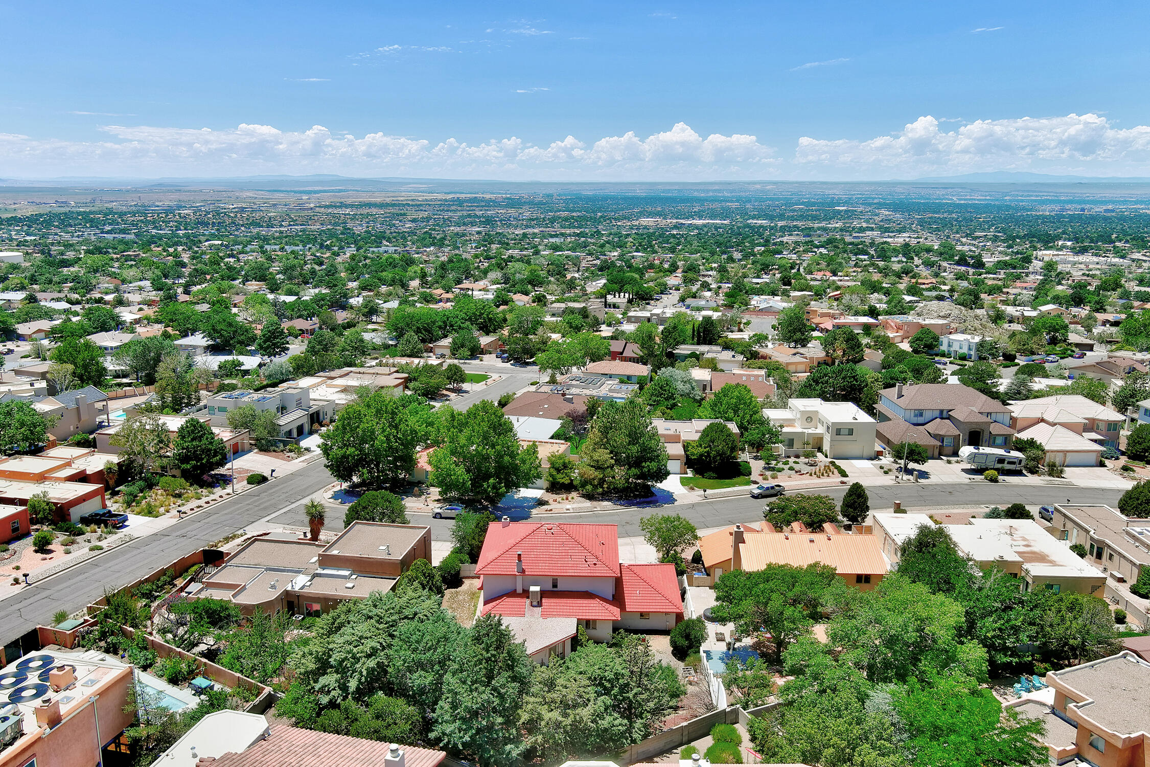 1004 DASKALOS Drive NE