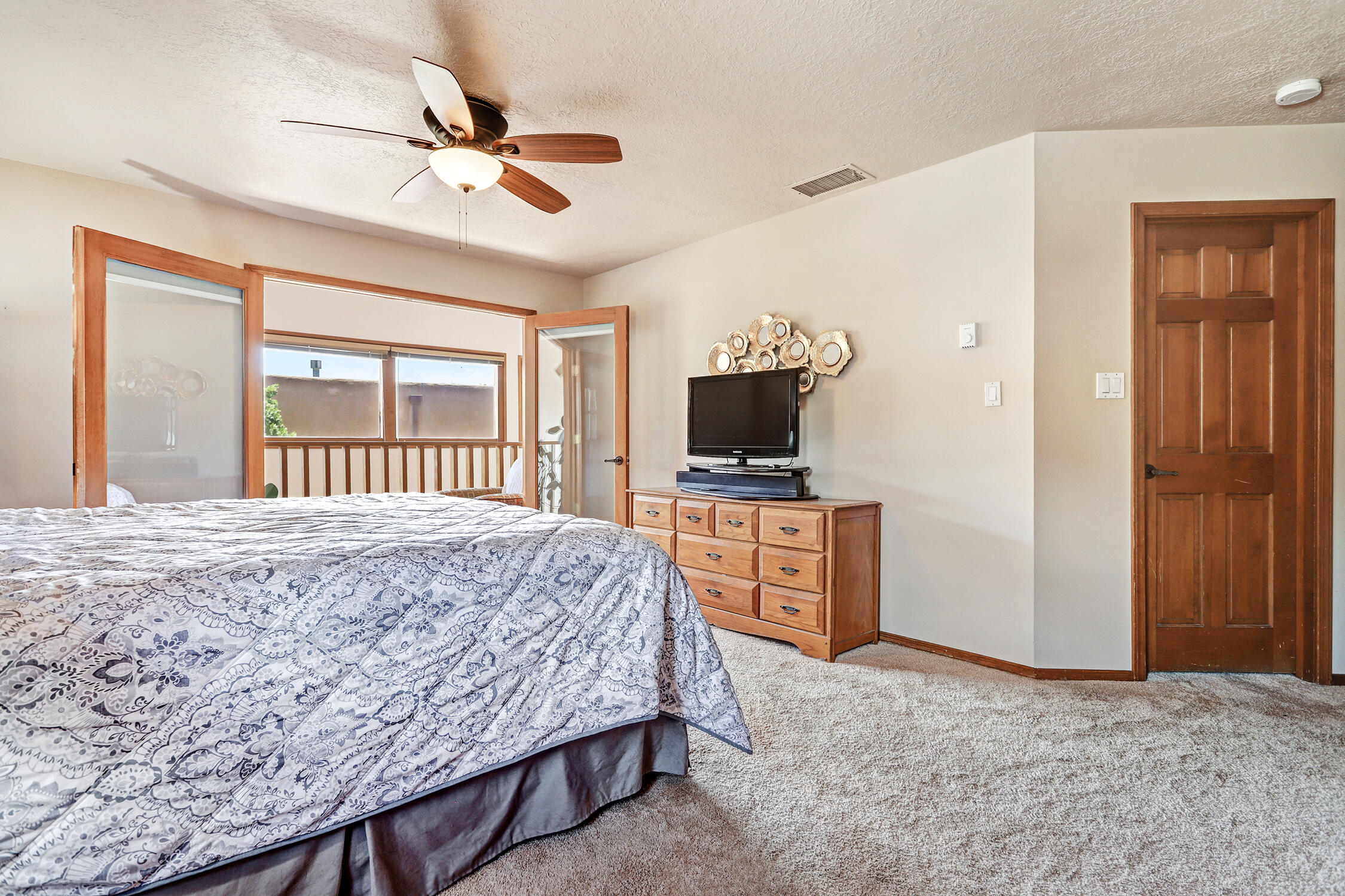 1004 DASKALOS Drive NE