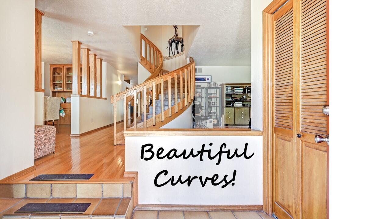 1004 DASKALOS Drive NE