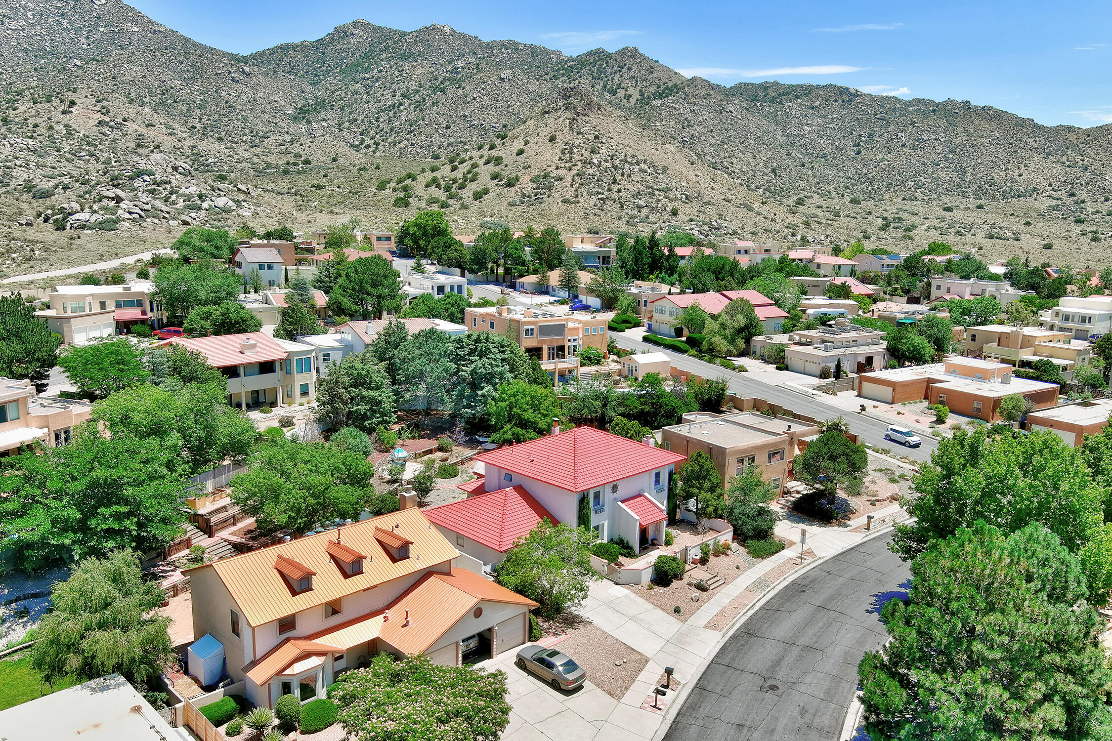 1004 DASKALOS Drive NE