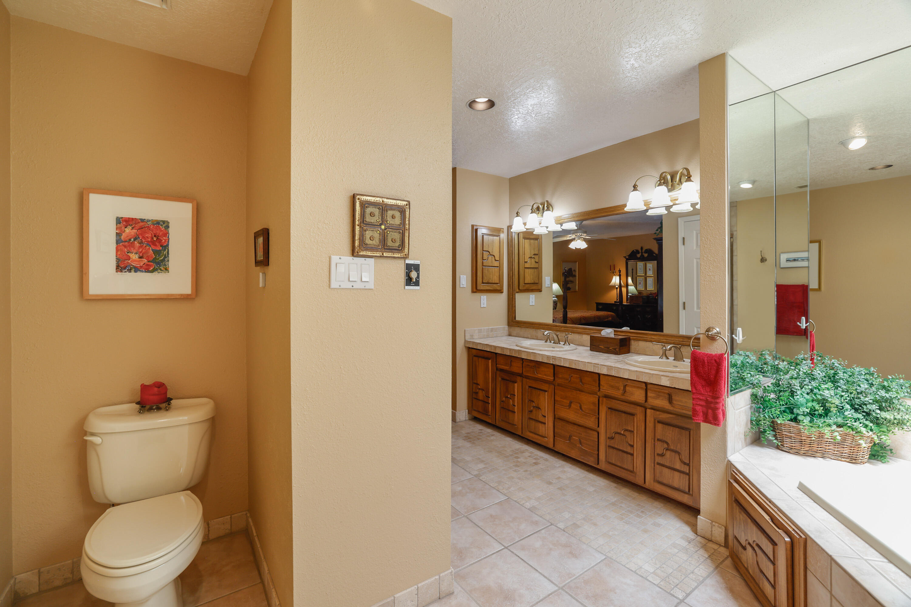 9922 Tanoan Drive NE