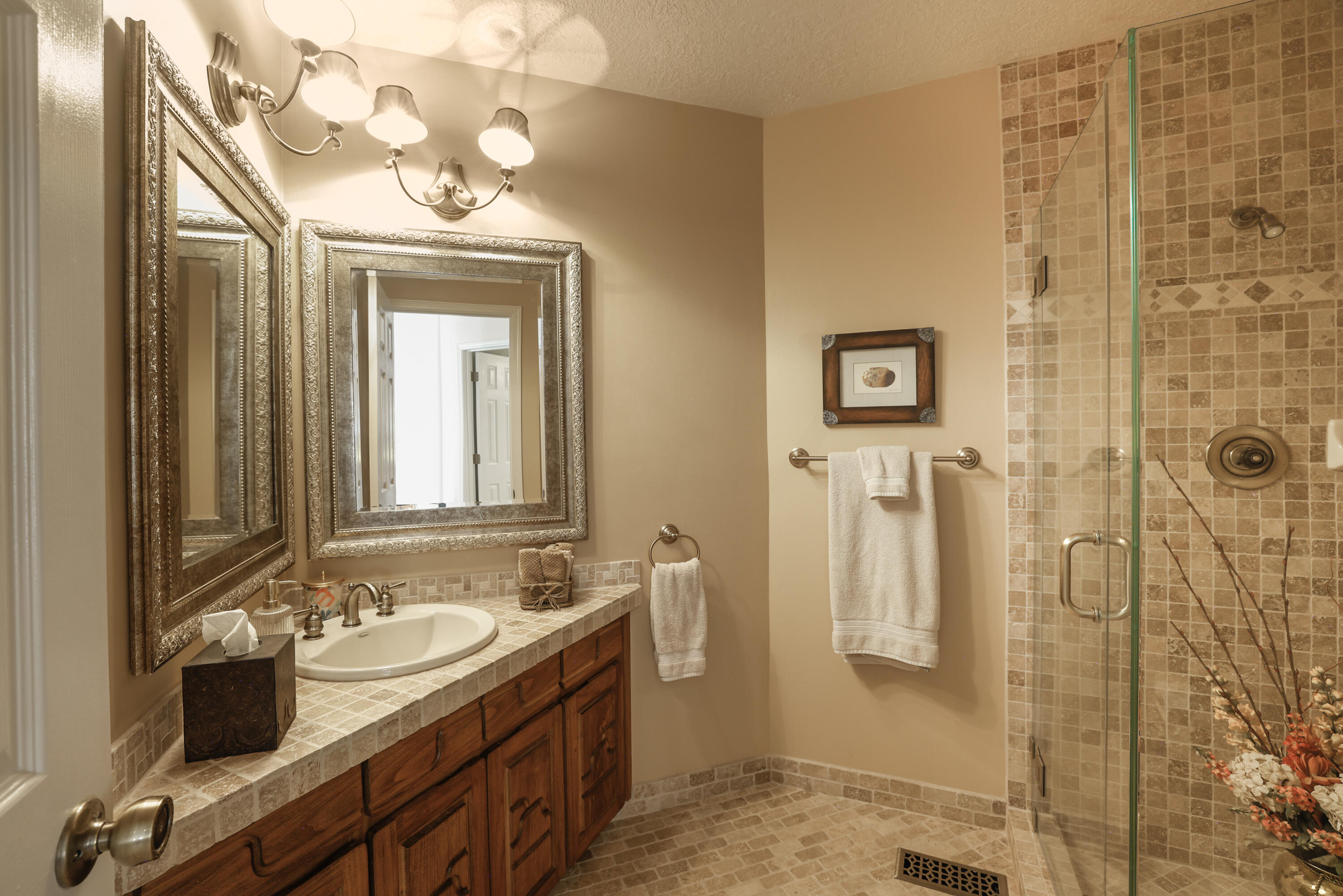 9922 Tanoan Drive NE