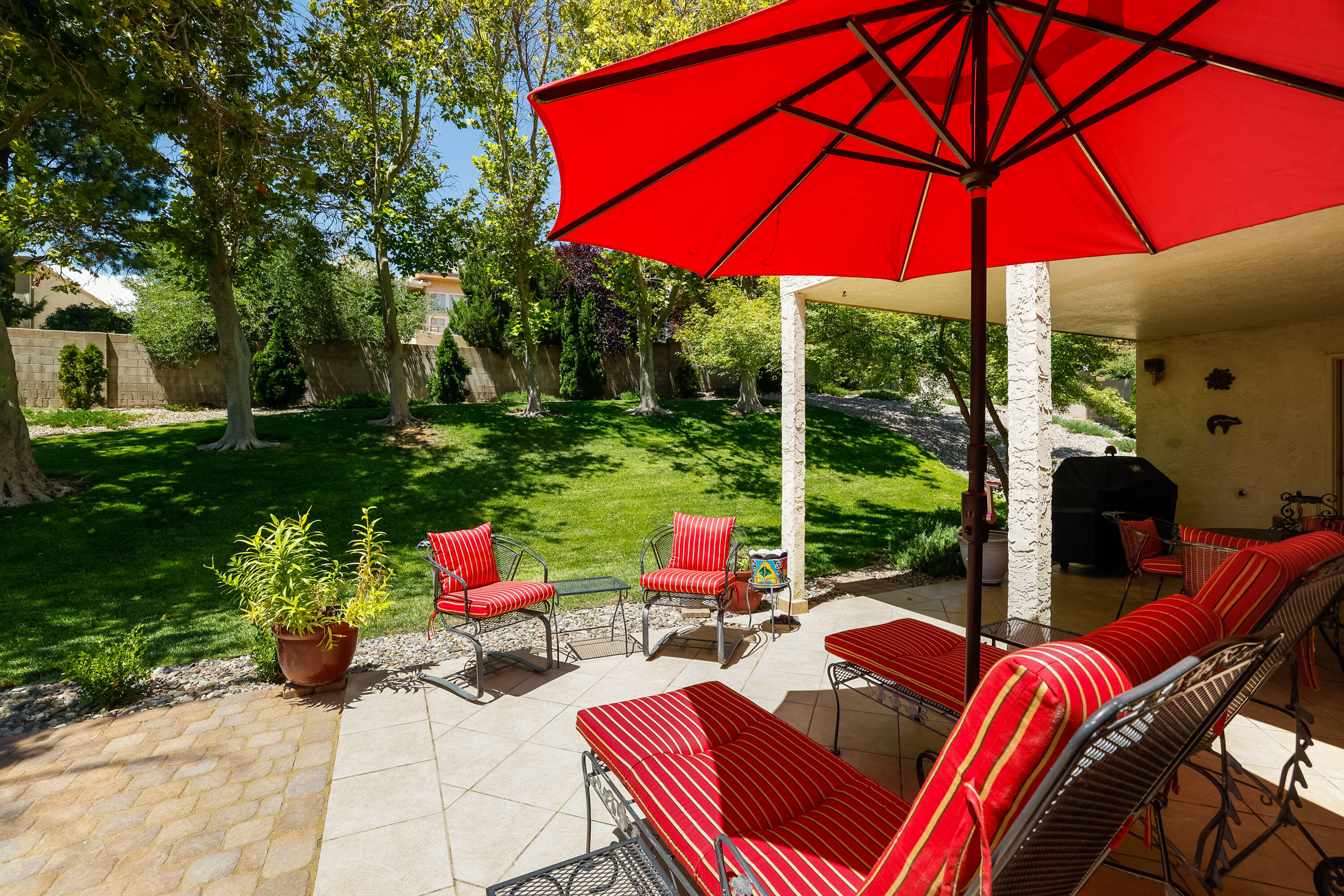 9922 Tanoan Drive NE