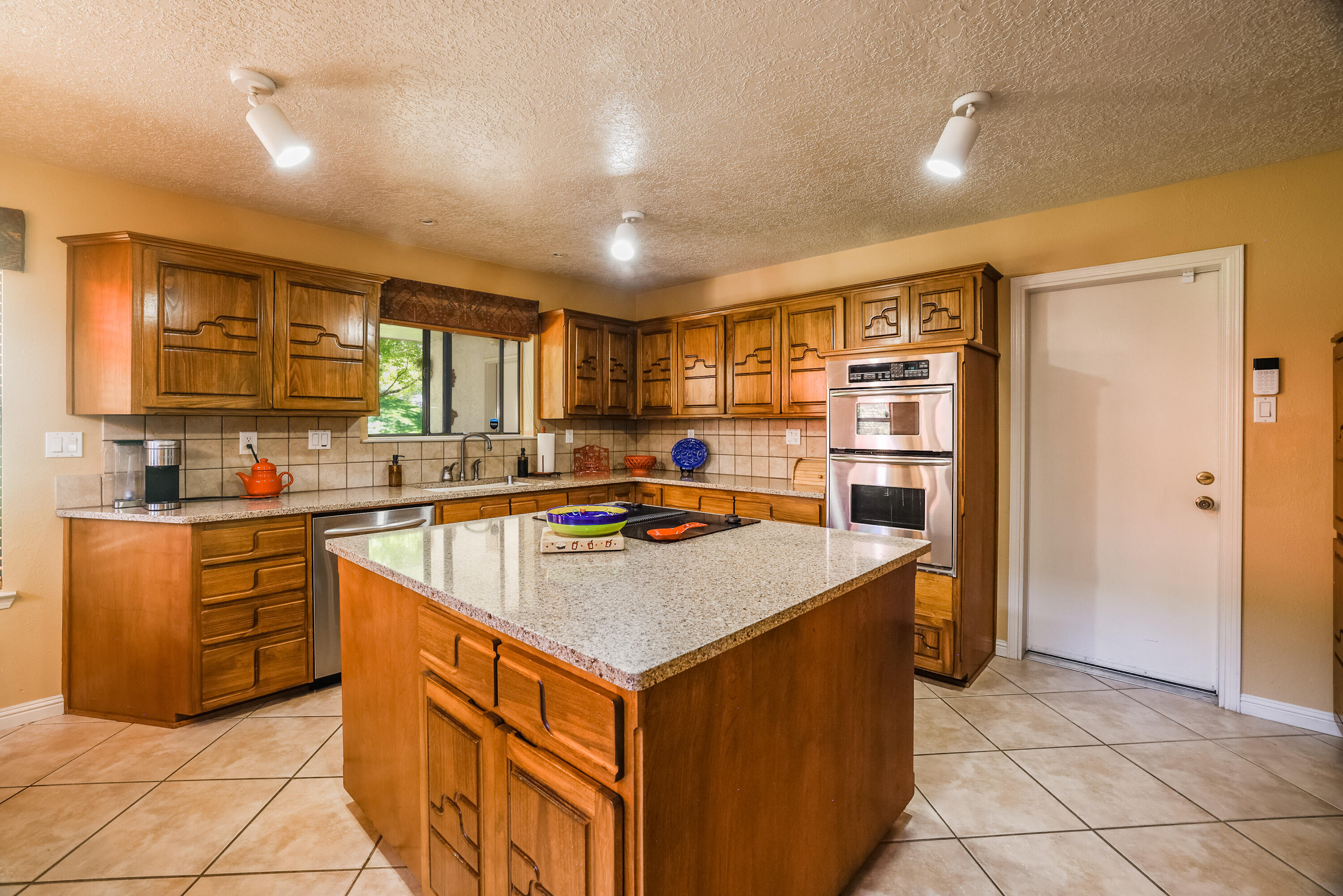 9922 Tanoan Drive NE