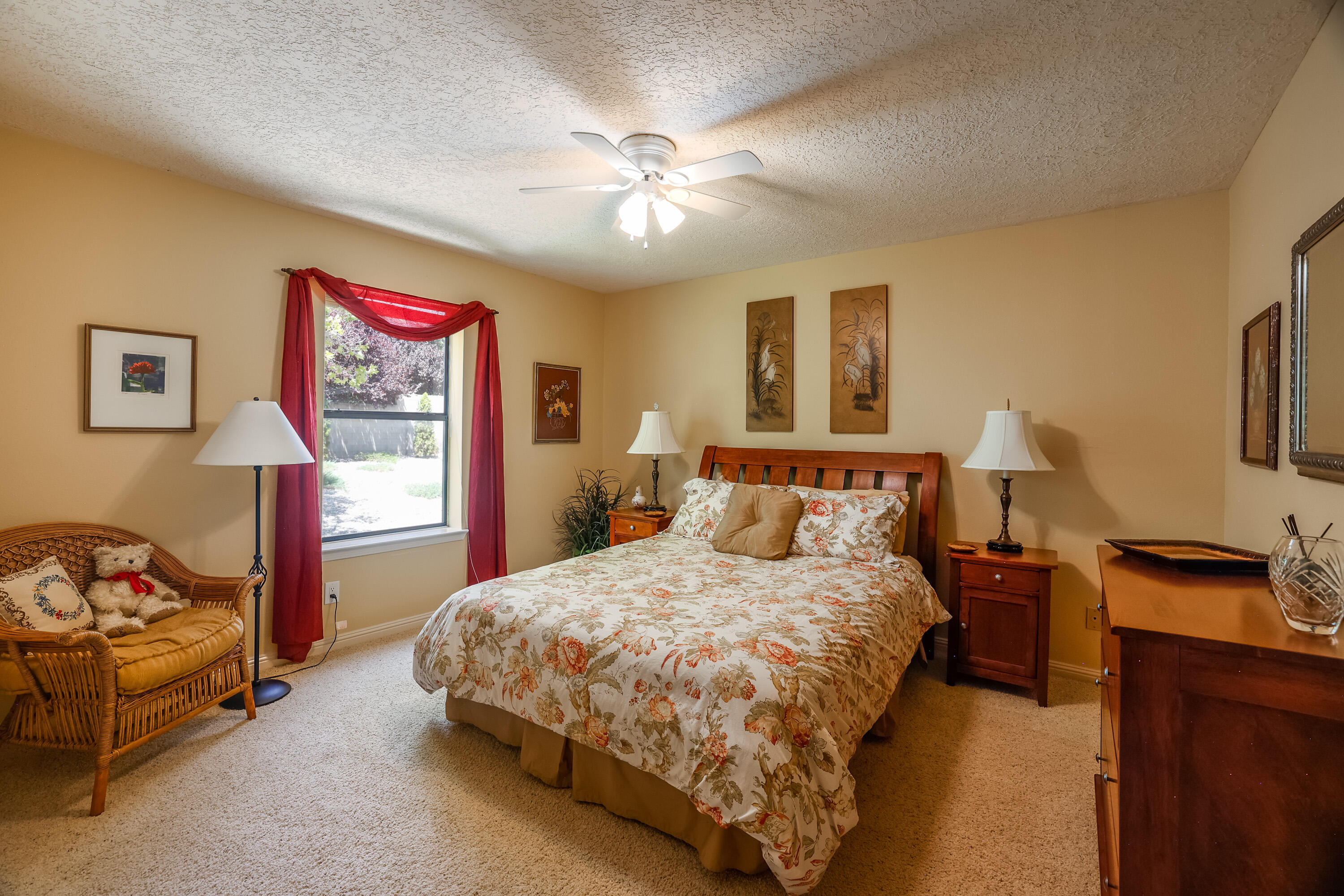 9922 Tanoan Drive NE