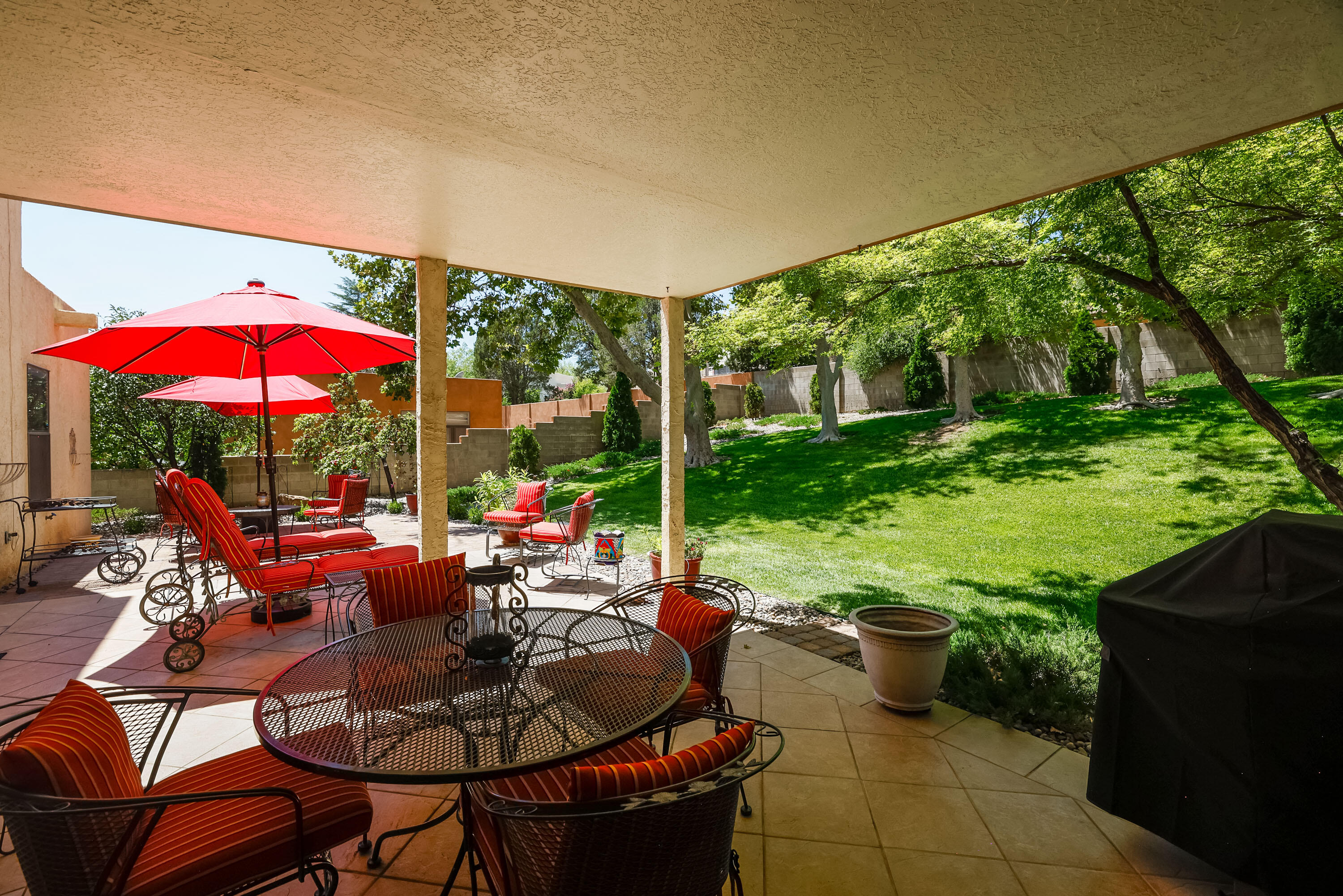 9922 Tanoan Drive NE