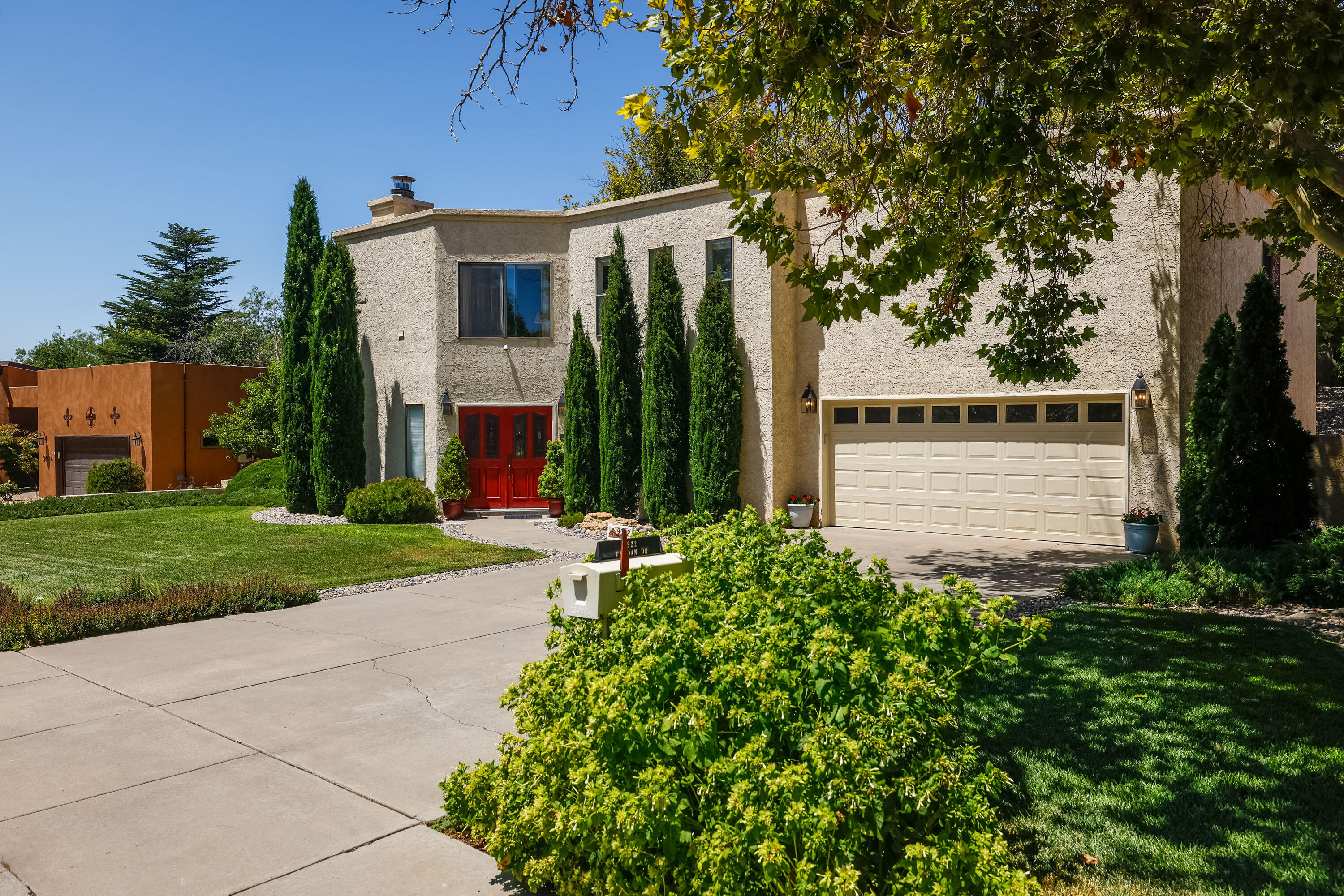 9922 Tanoan Drive NE