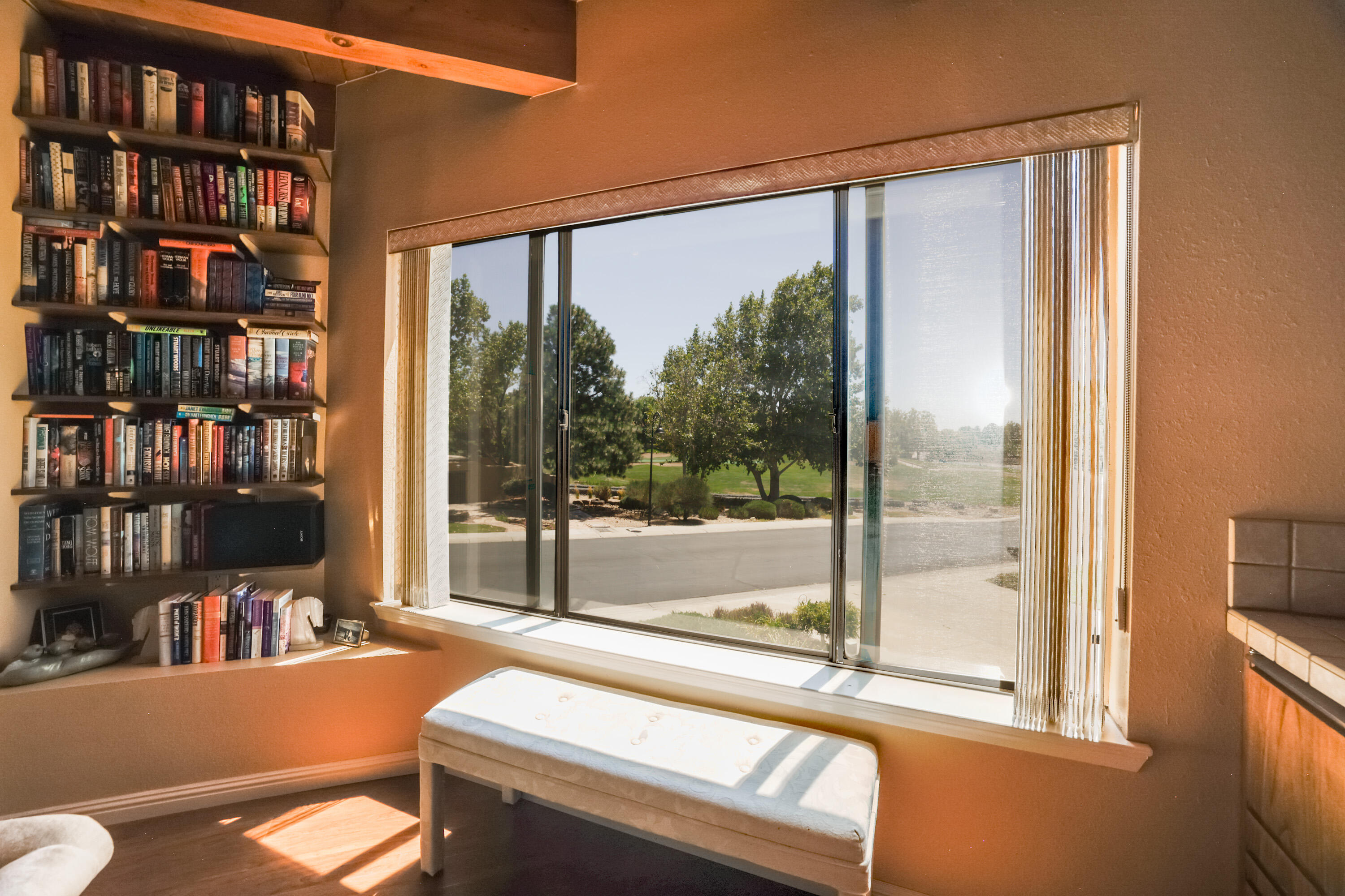 9922 Tanoan Drive NE