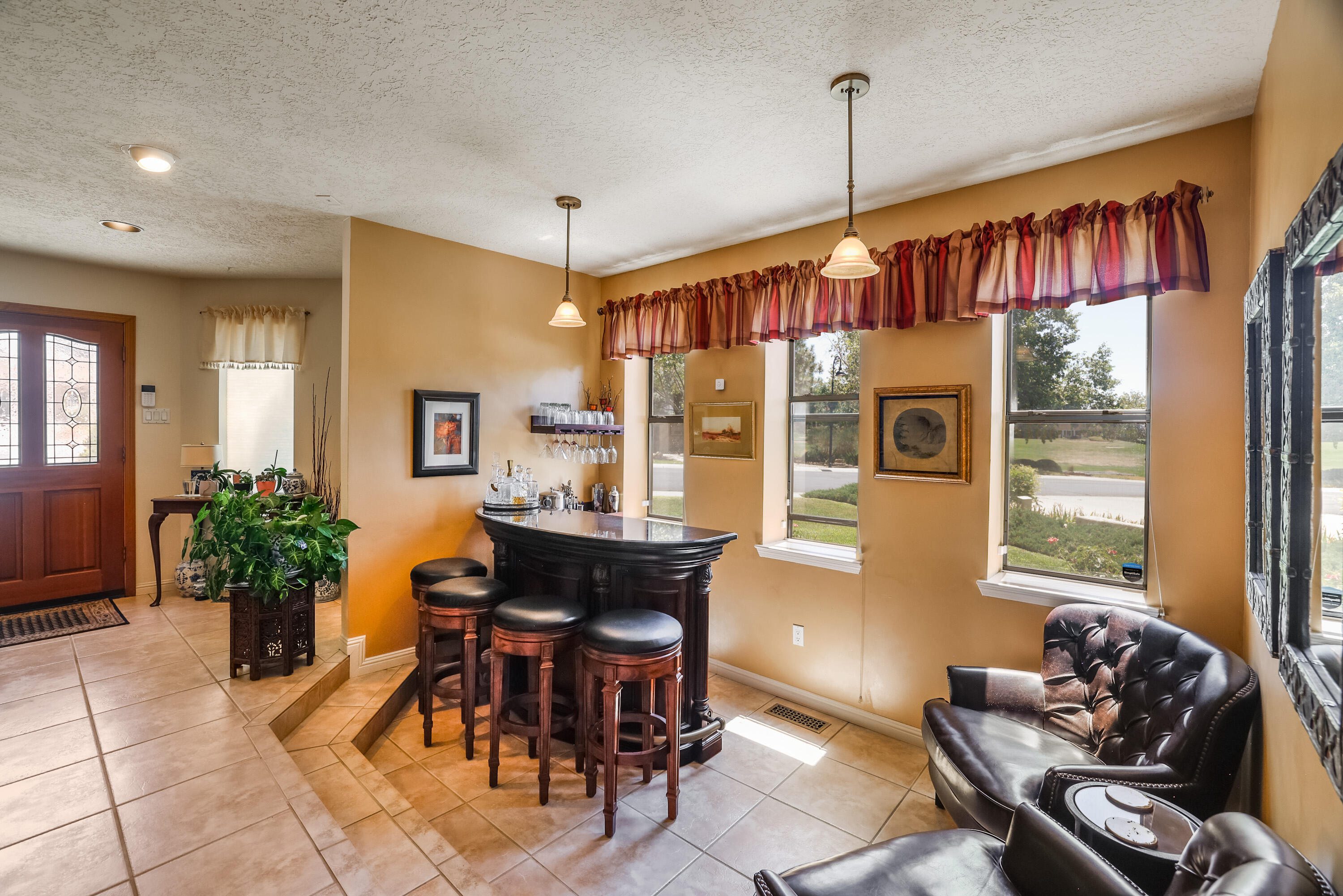 9922 Tanoan Drive NE