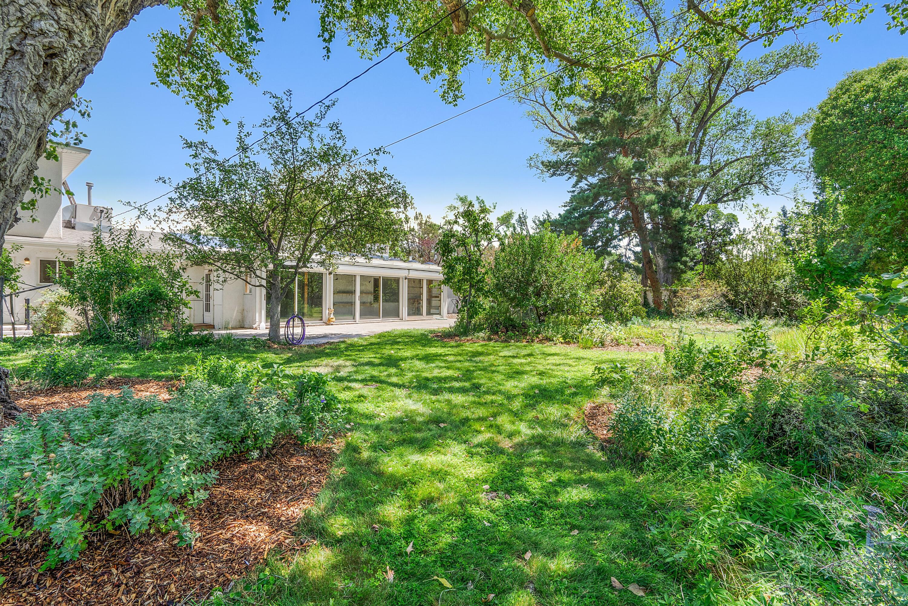 317 Hermosa Drive SE