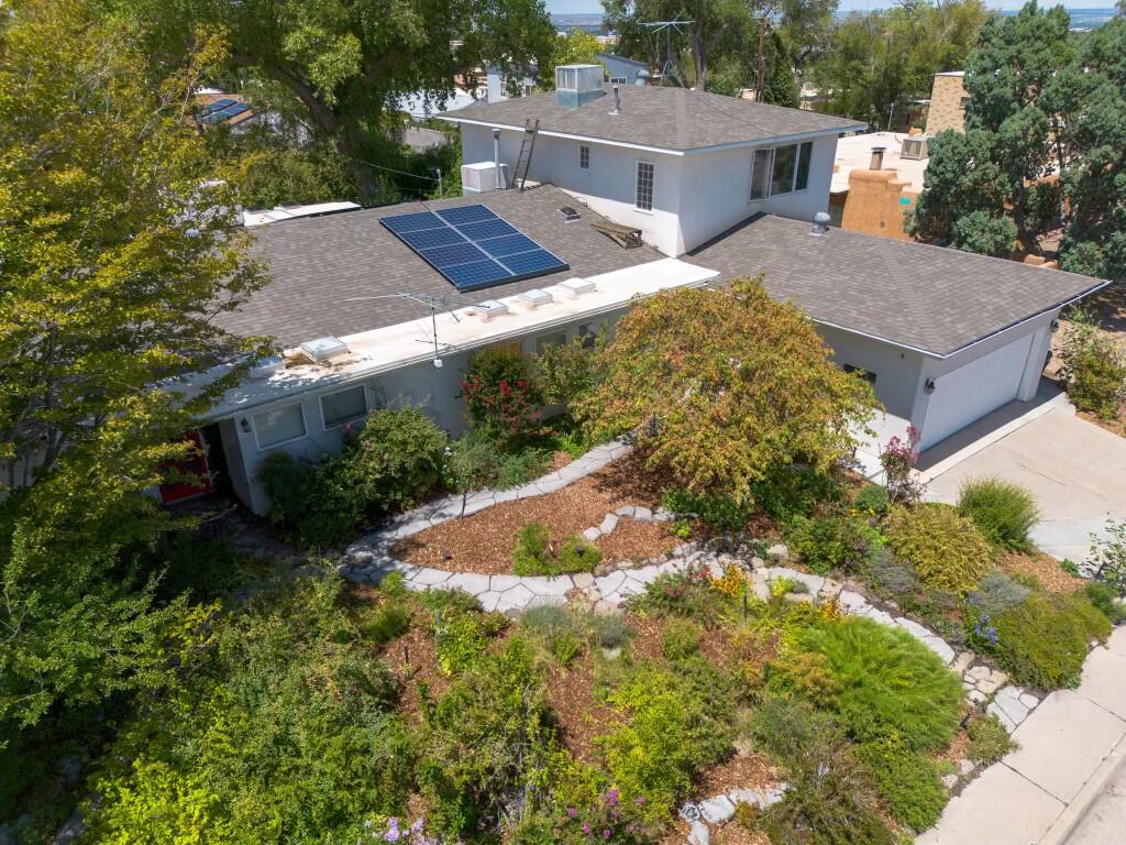 317 Hermosa Drive SE