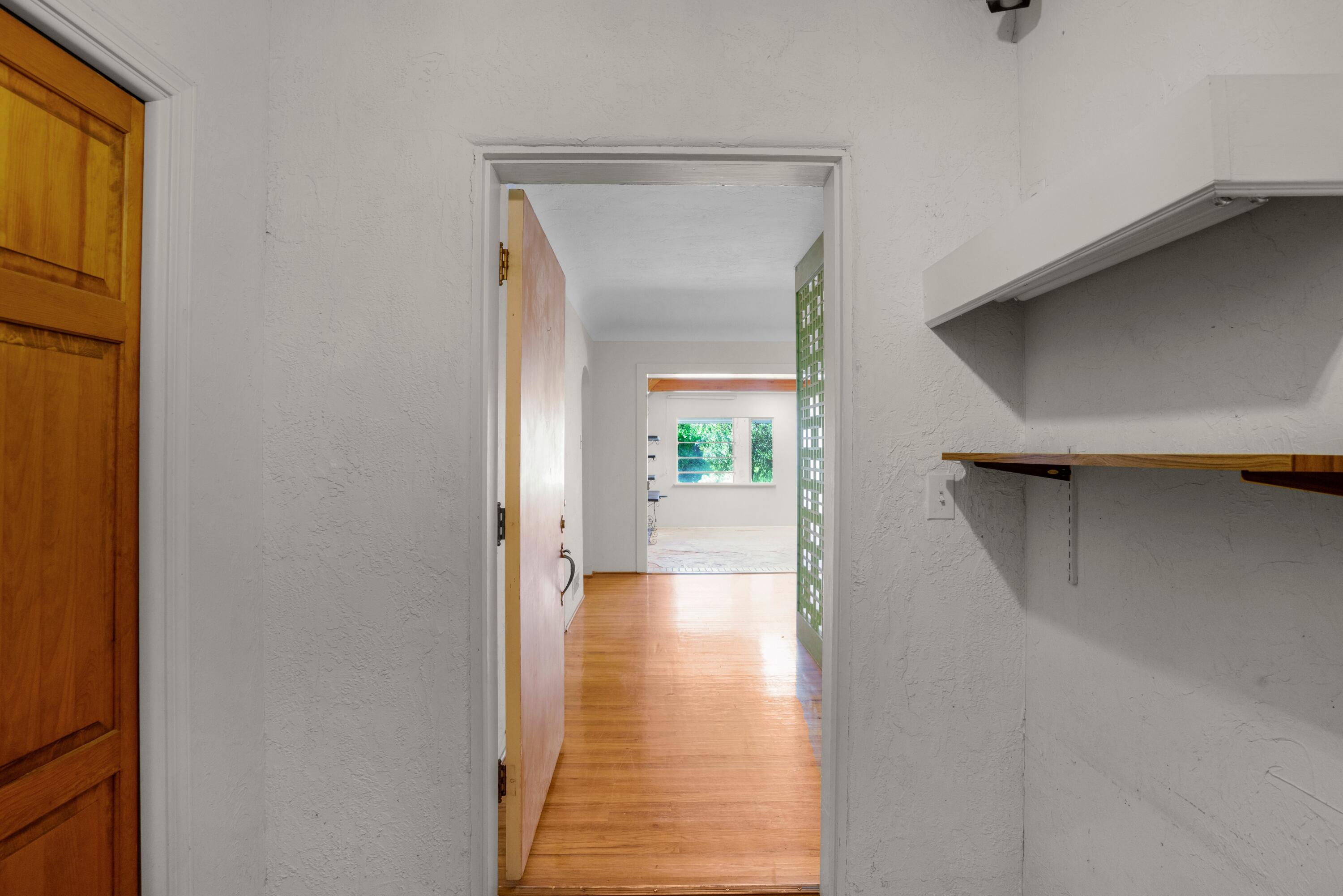 317 Hermosa Drive SE