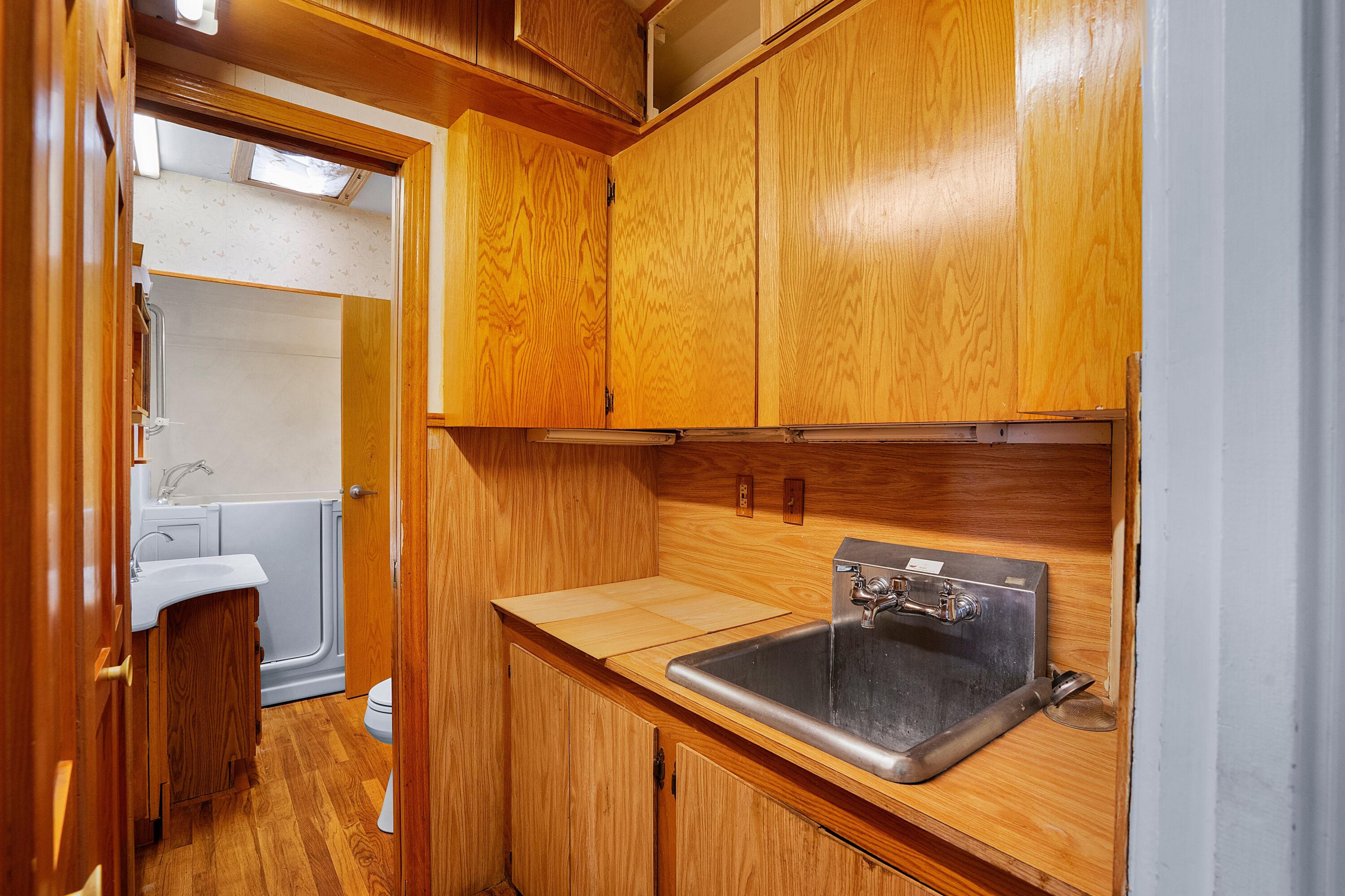 317 Hermosa Drive SE