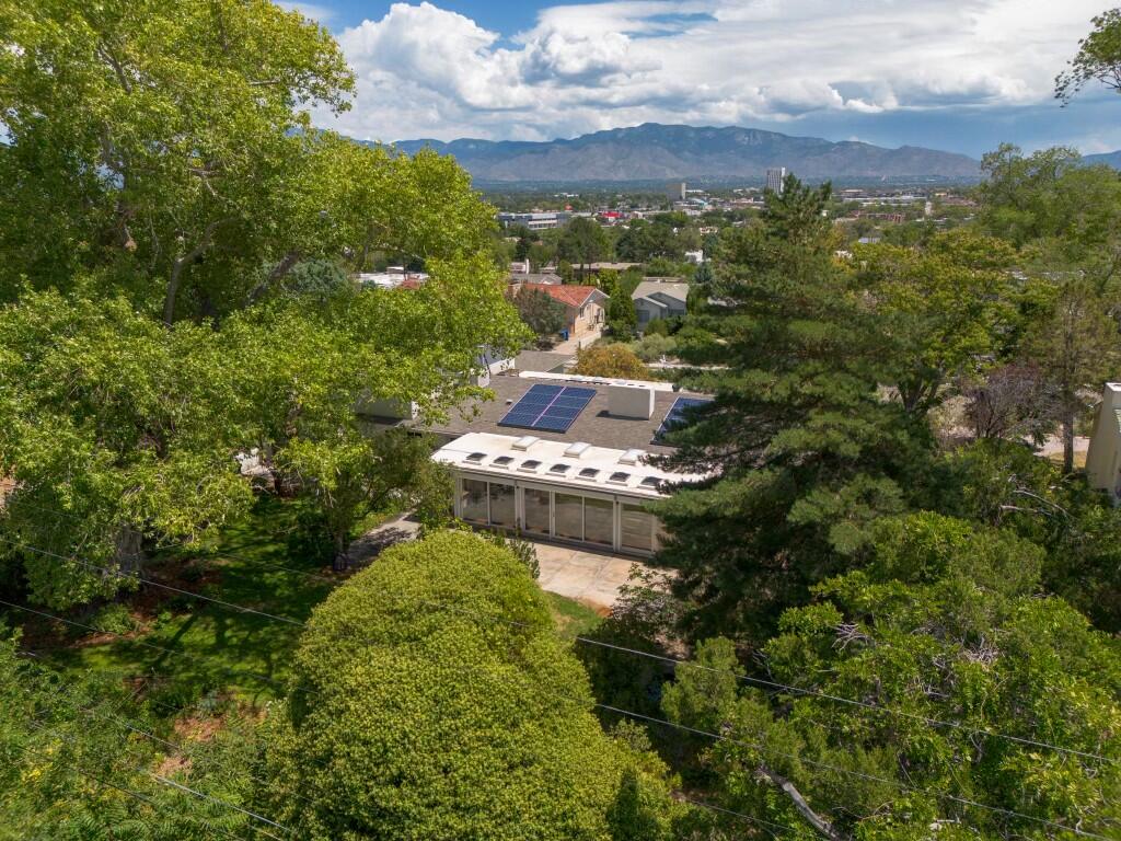 317 Hermosa Drive SE