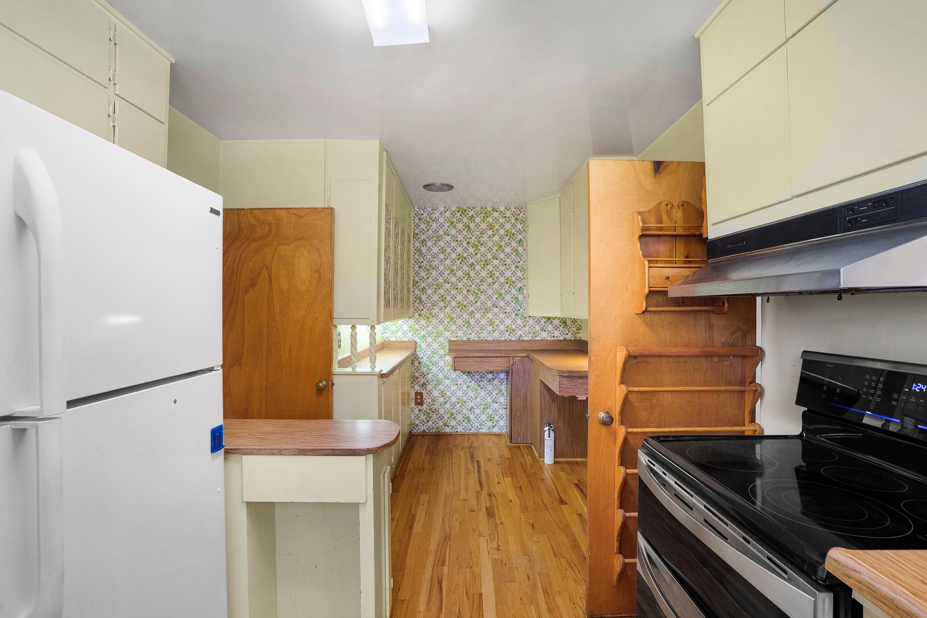 317 Hermosa Drive SE