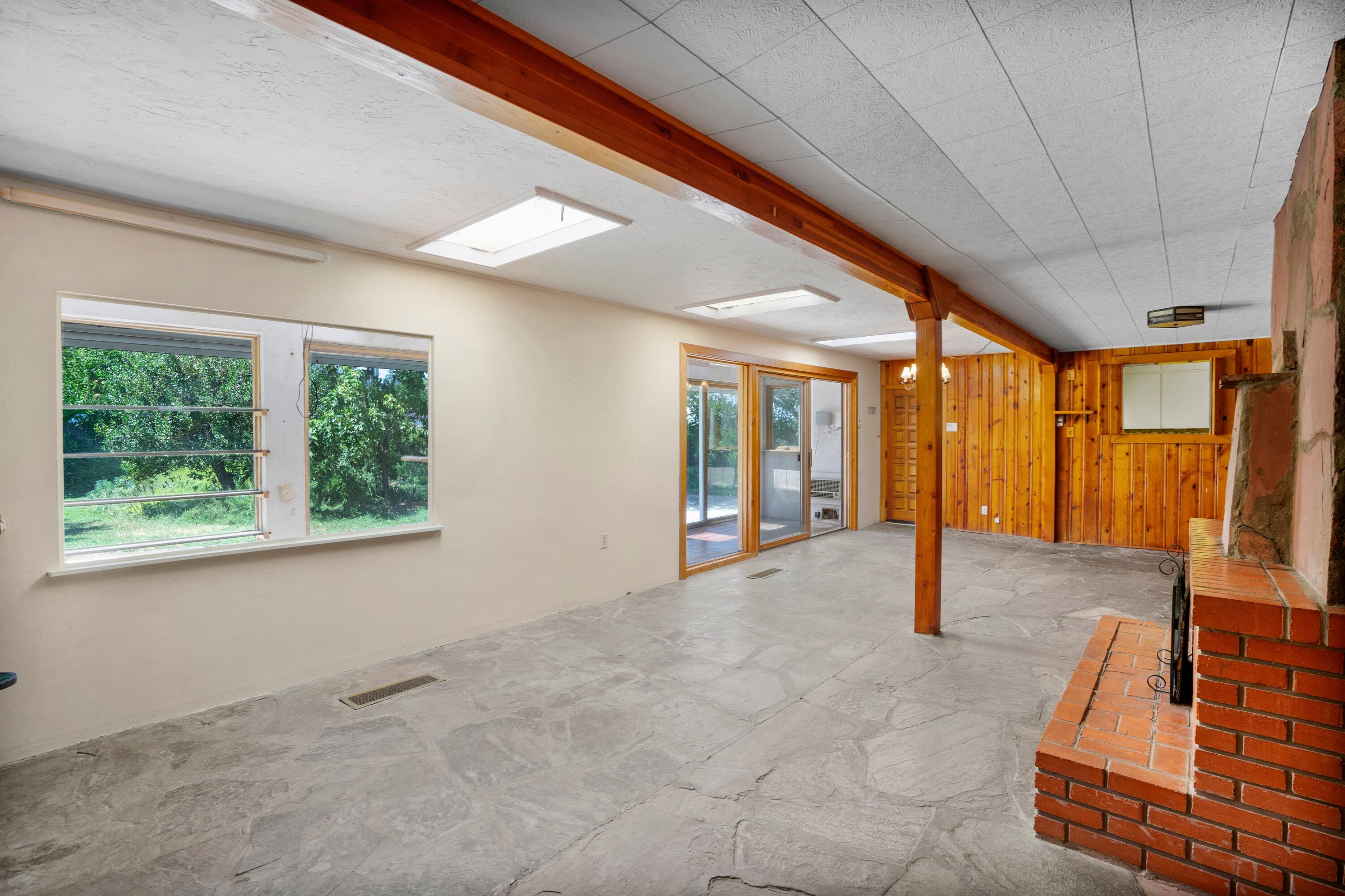 317 Hermosa Drive SE