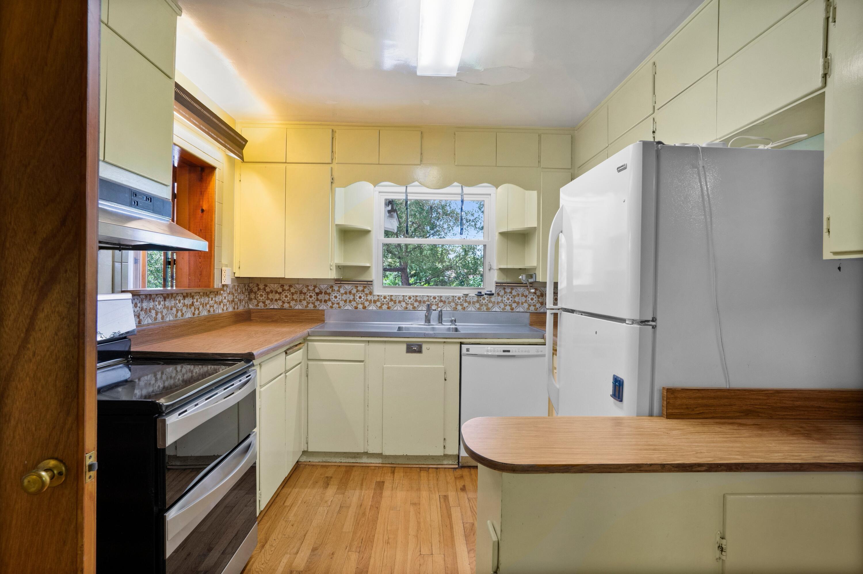 317 Hermosa Drive SE