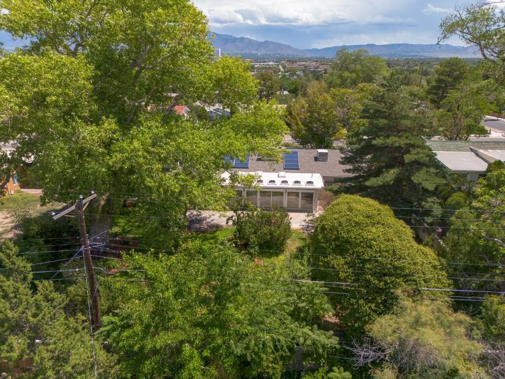 317 Hermosa Drive SE