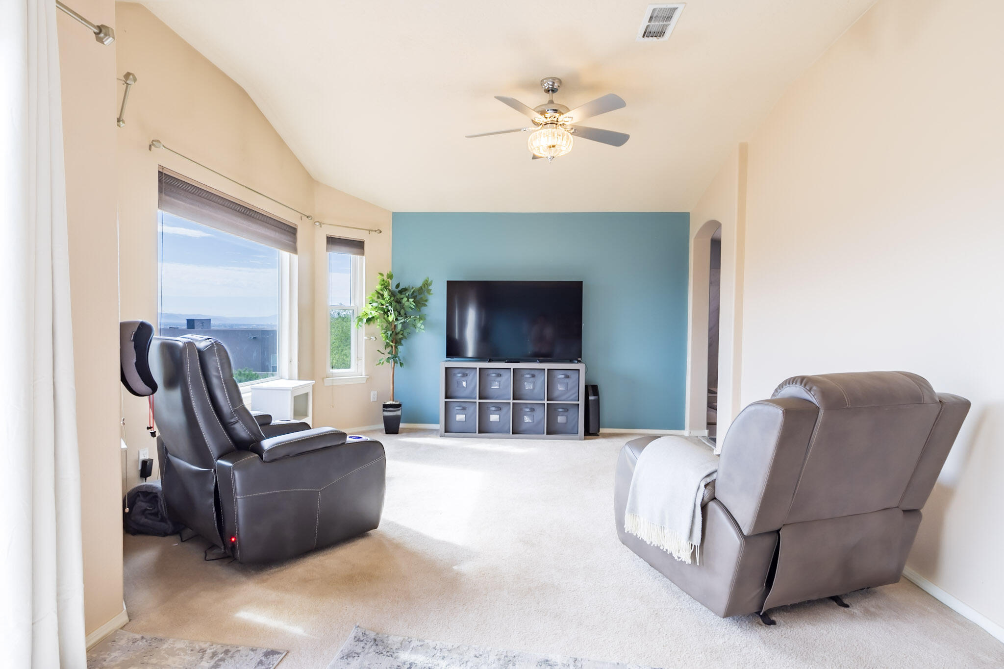 9912 BENTON Street NW