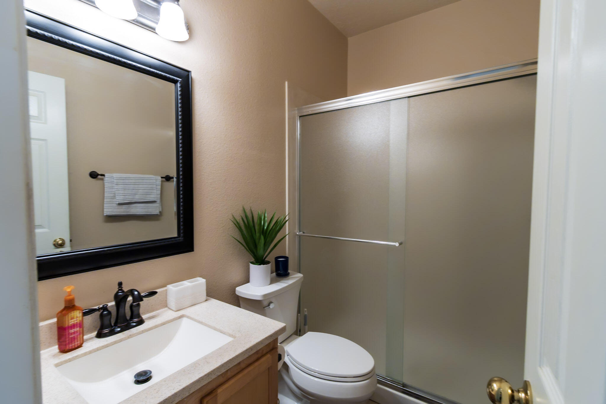 9912 BENTON Street NW