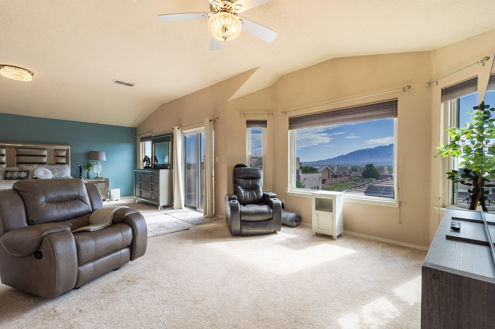 9912 BENTON Street NW