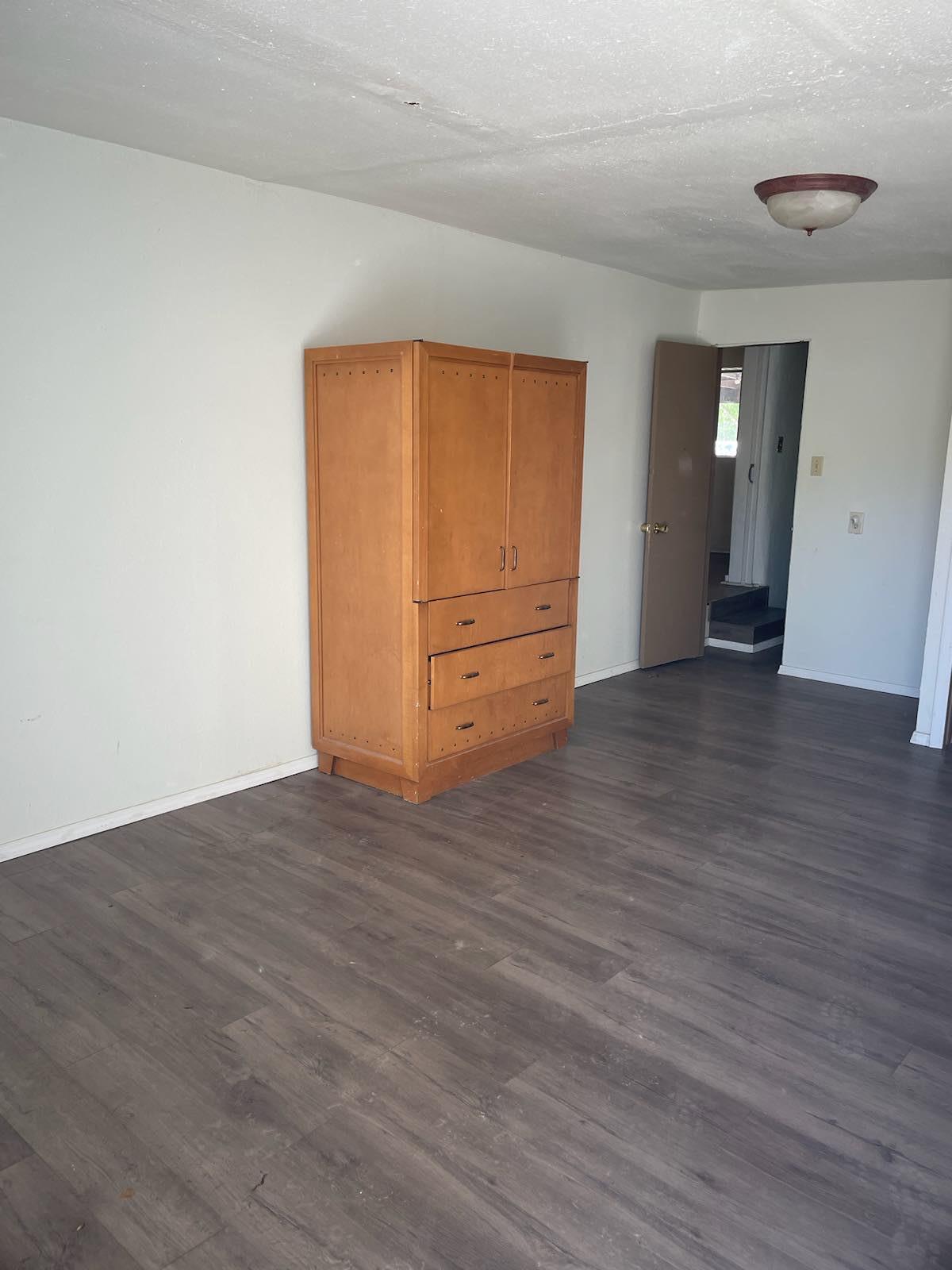 2541 LA VEGA Drive SW