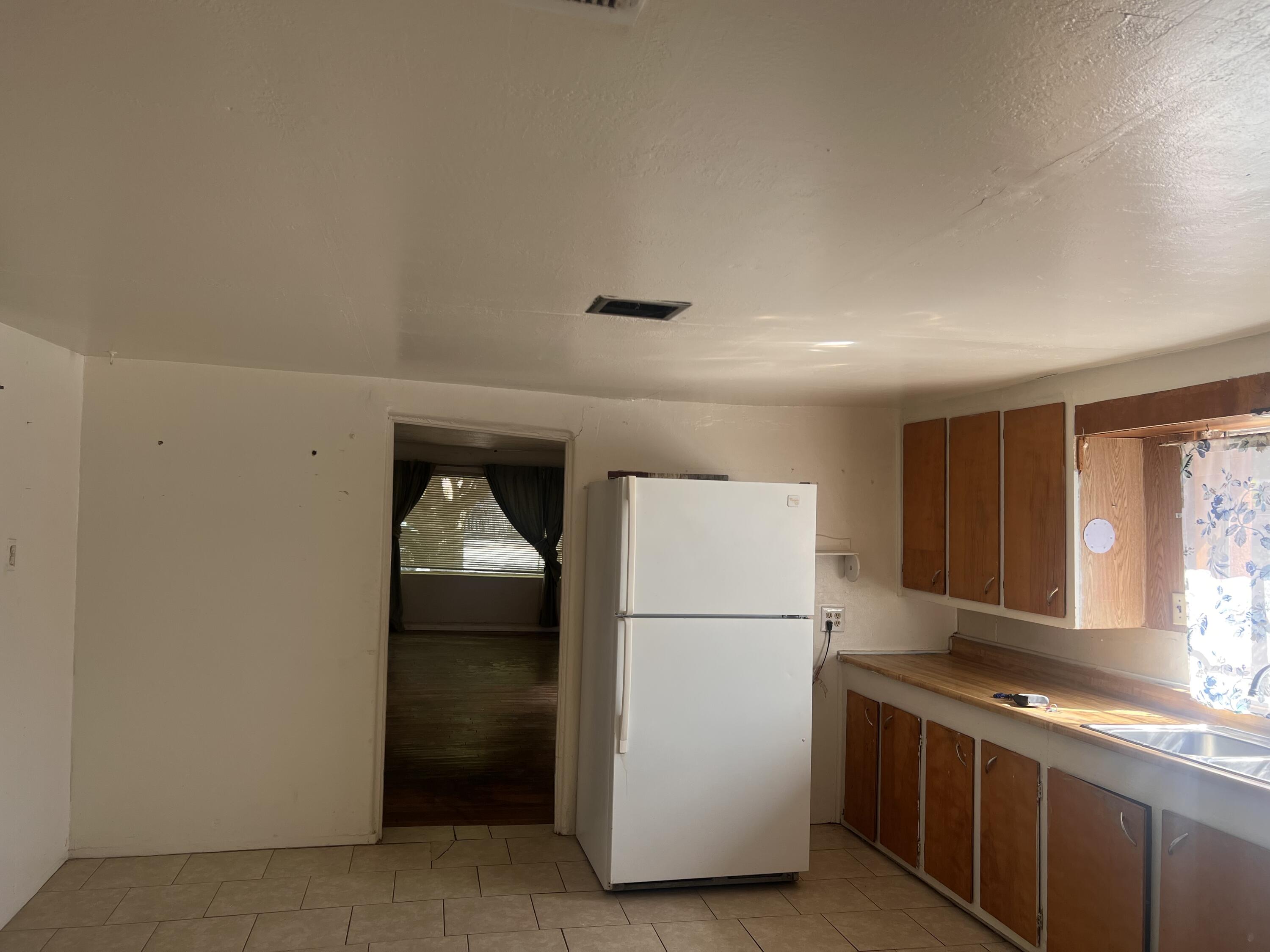 2541 LA VEGA Drive SW