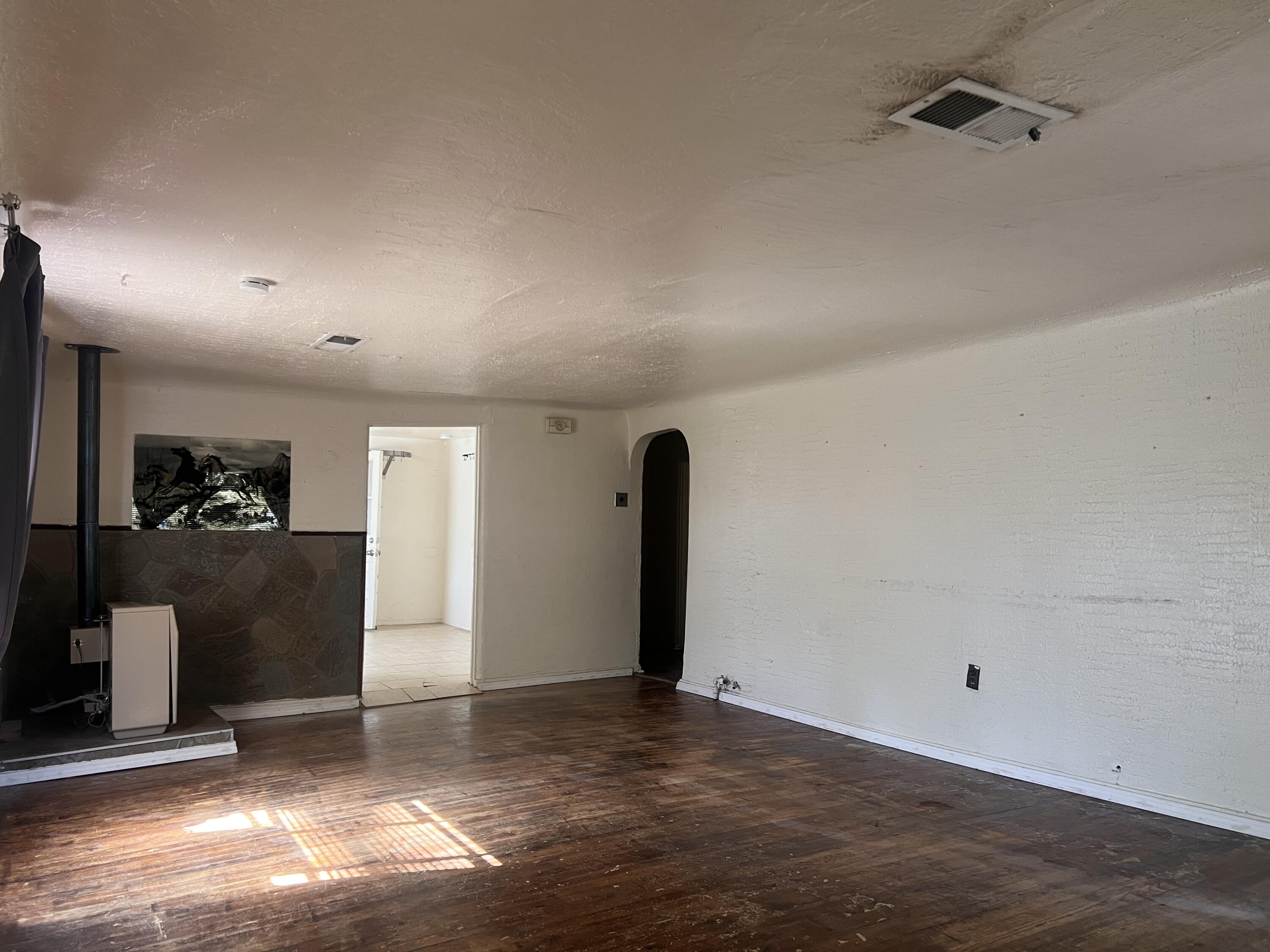 2541 LA VEGA Drive SW