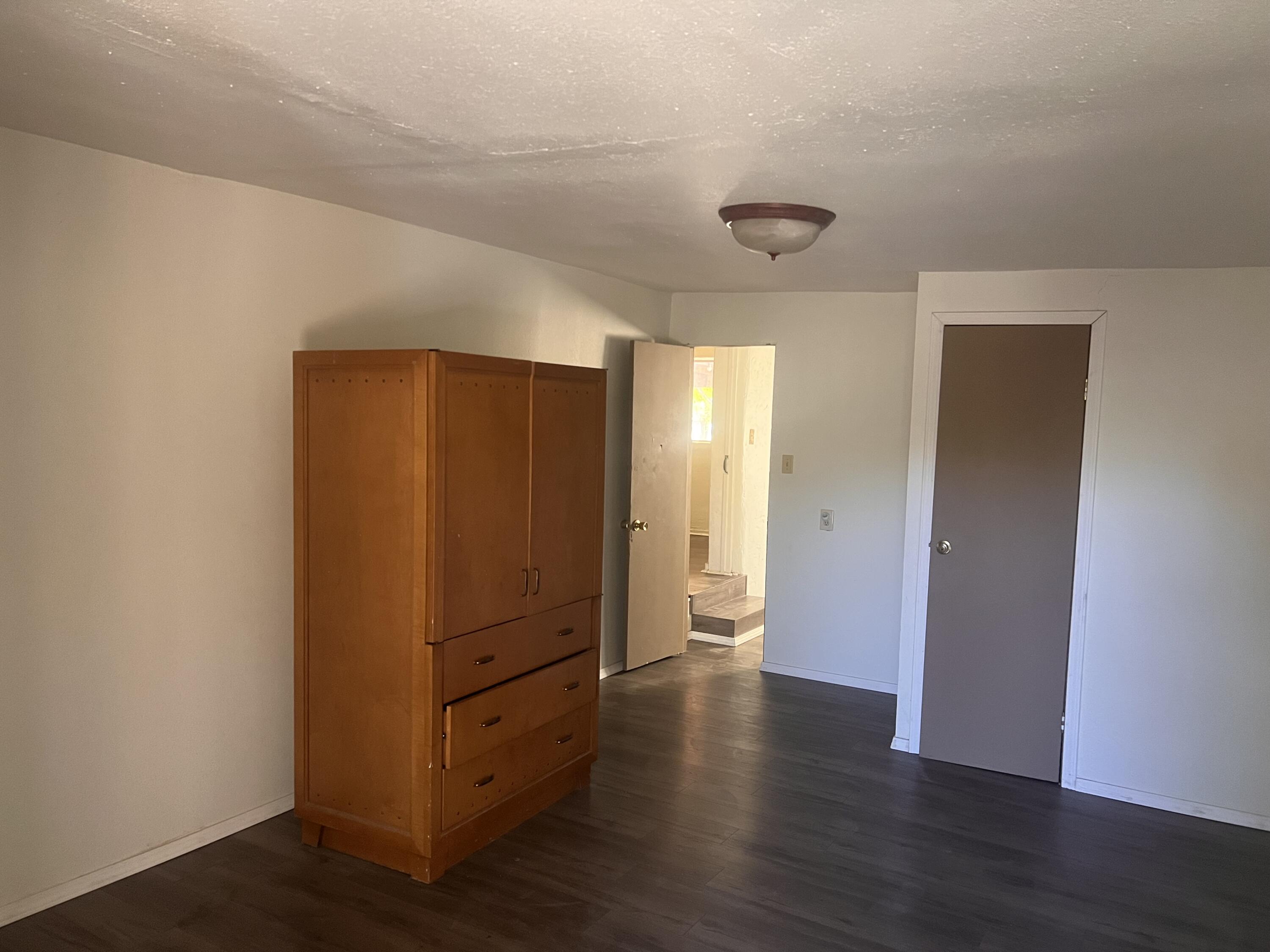 2541 LA VEGA Drive SW