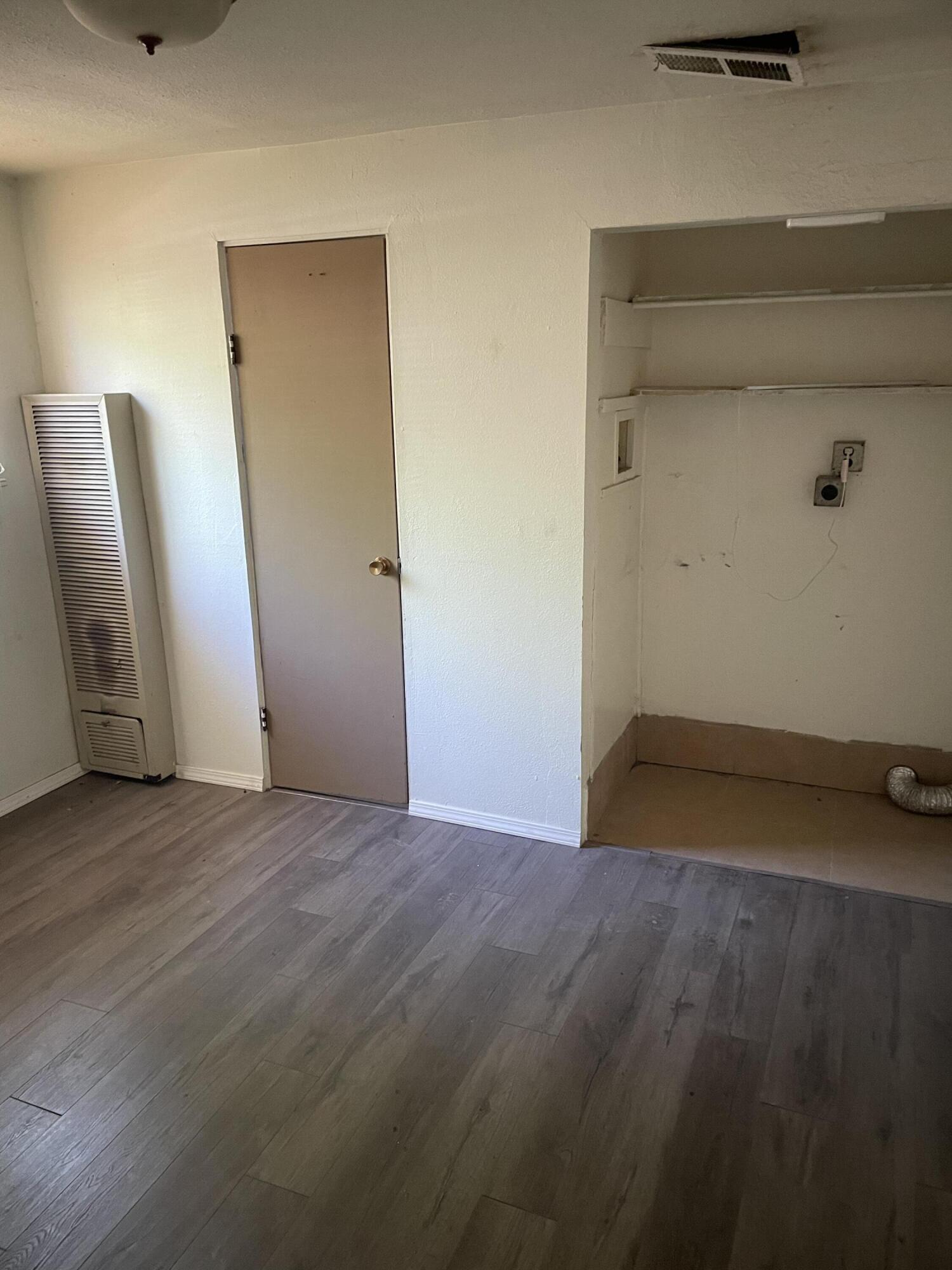 2541 LA VEGA Drive SW