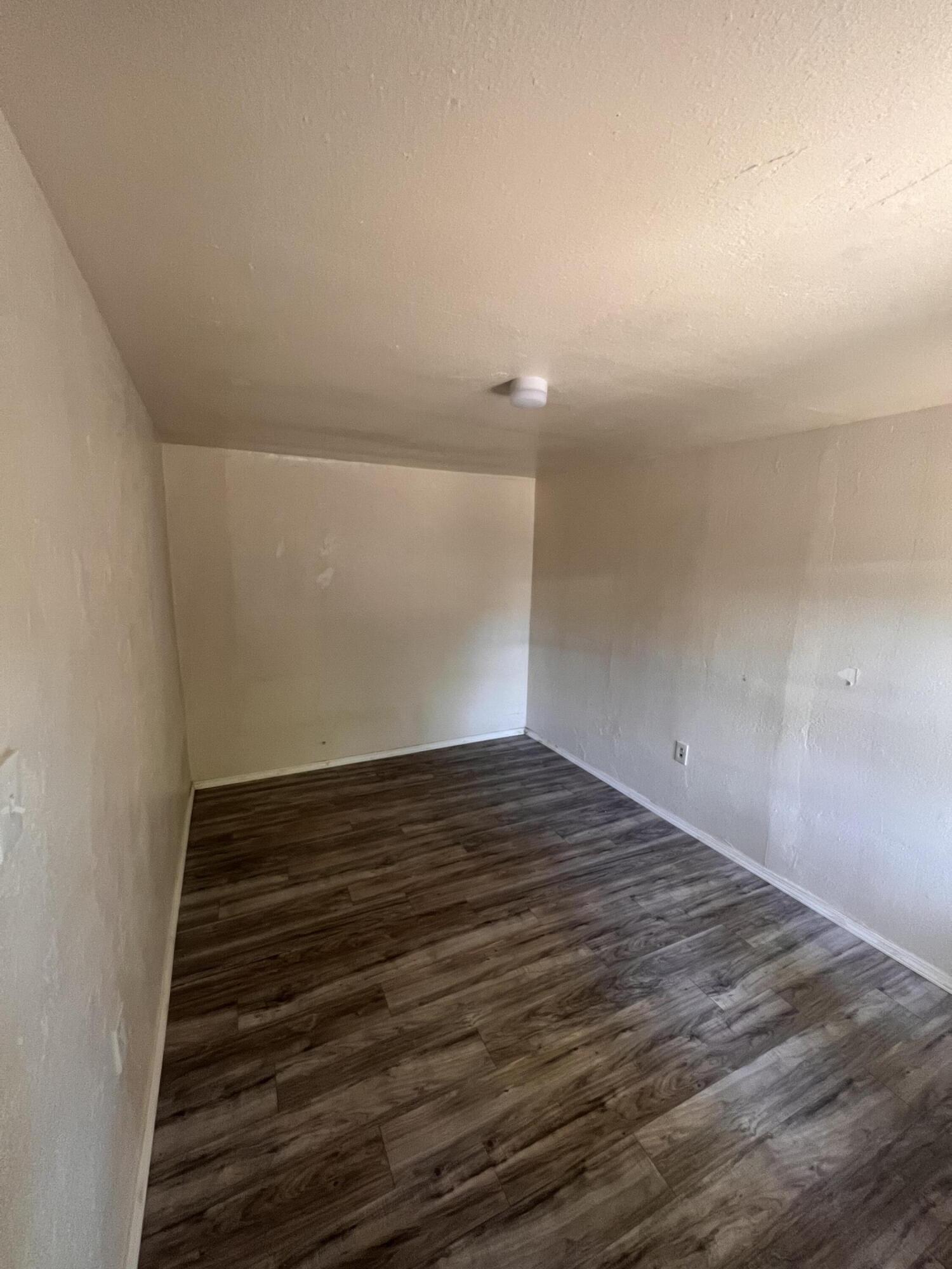 2541 LA VEGA Drive SW