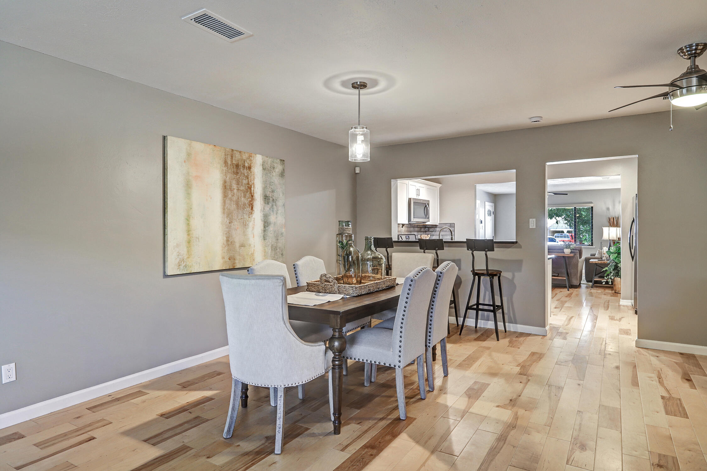 1424 Glorieta Street NE