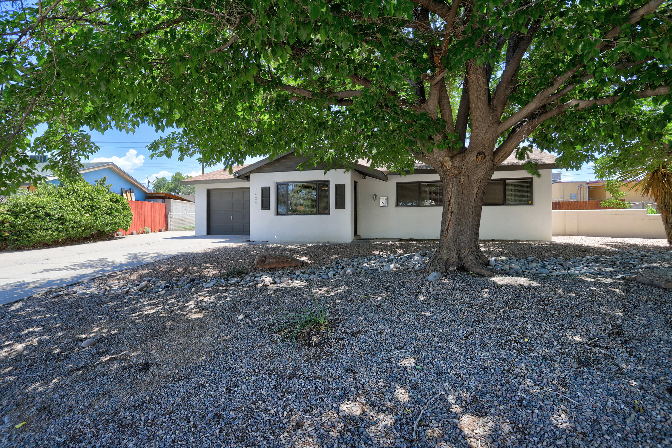 1424 Glorieta Street NE