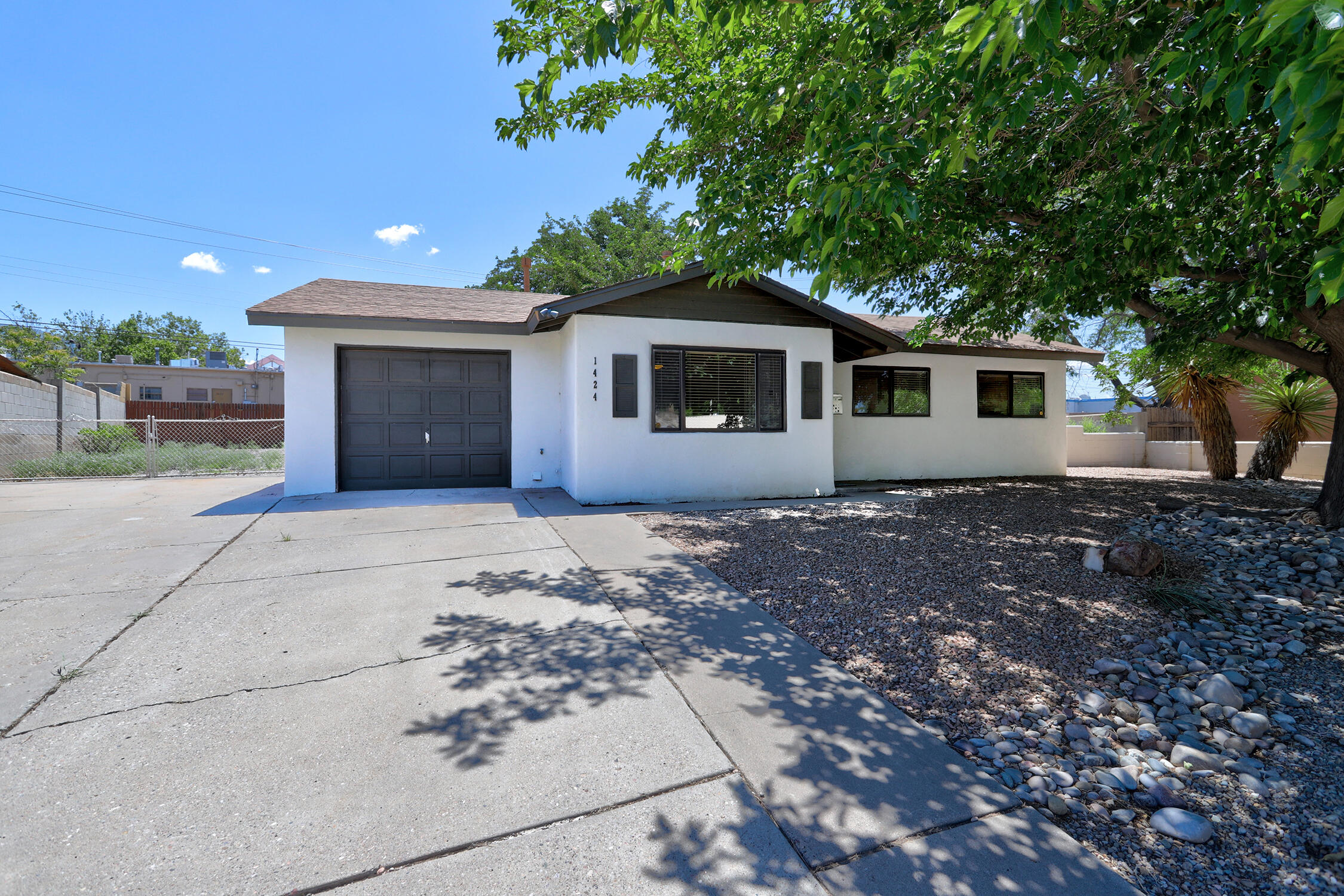 1424 Glorieta Street NE