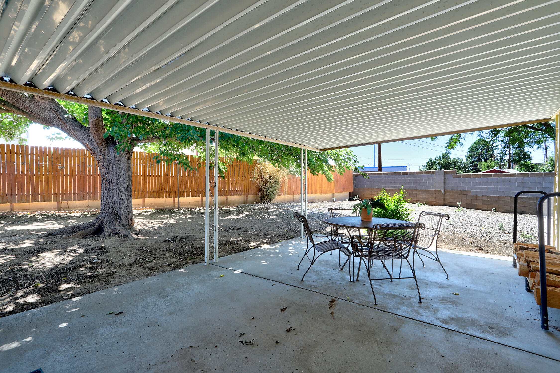 1424 Glorieta Street NE