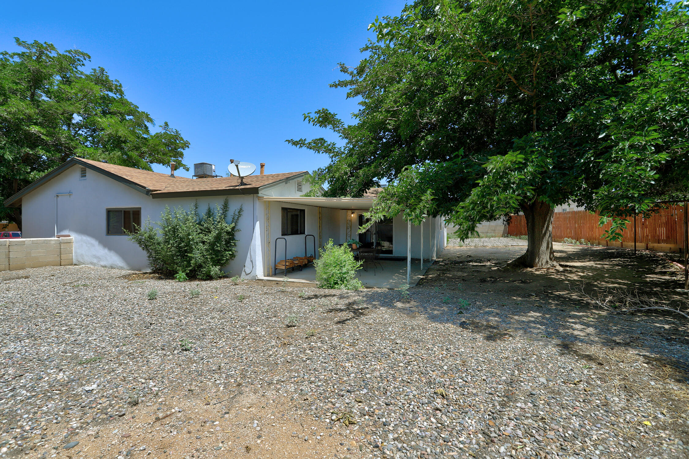 1424 Glorieta Street NE