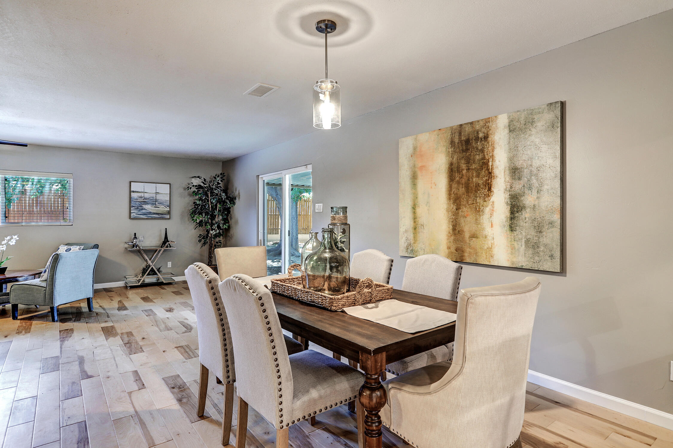 1424 Glorieta Street NE