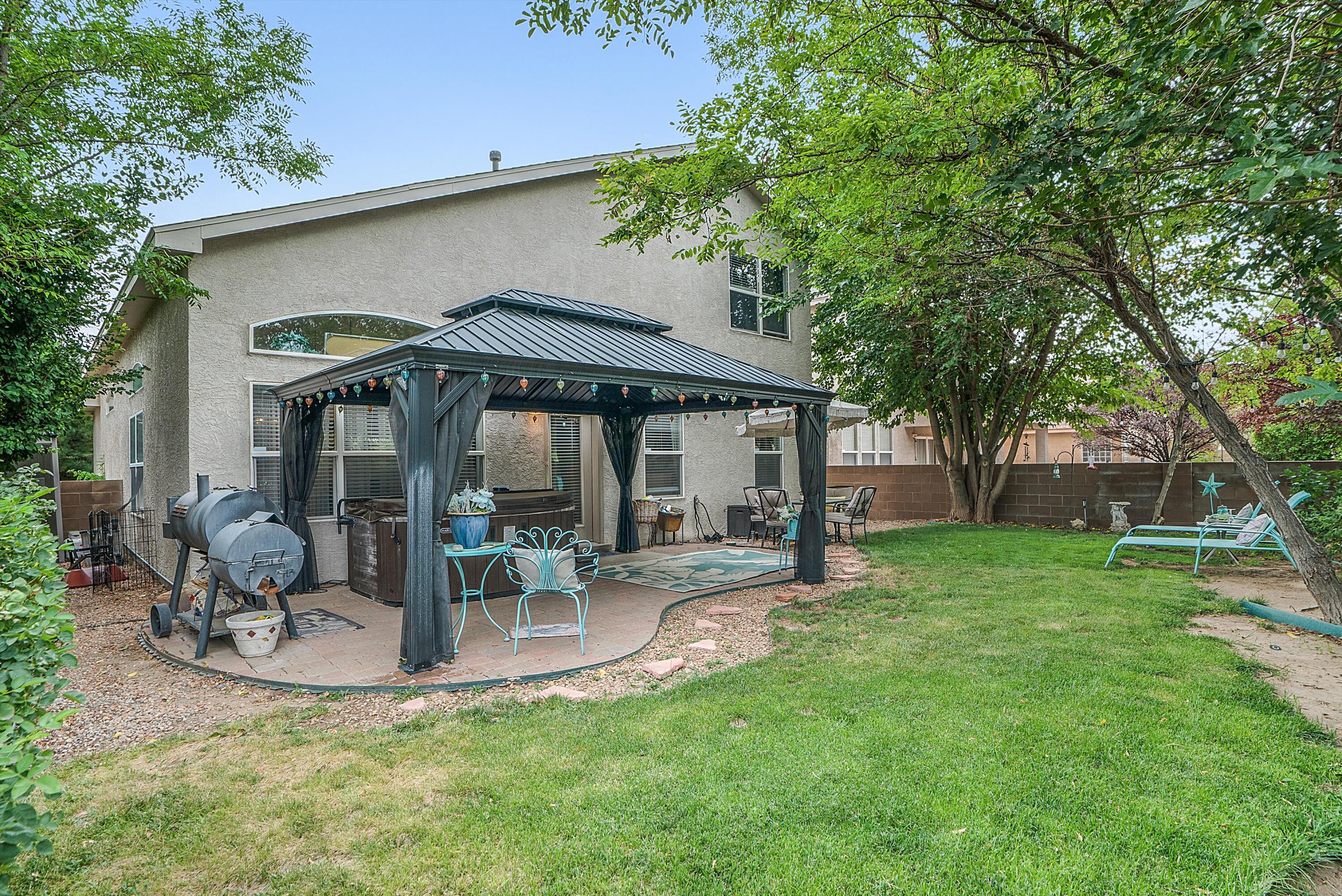 10415 Calle Hermosa Court NW